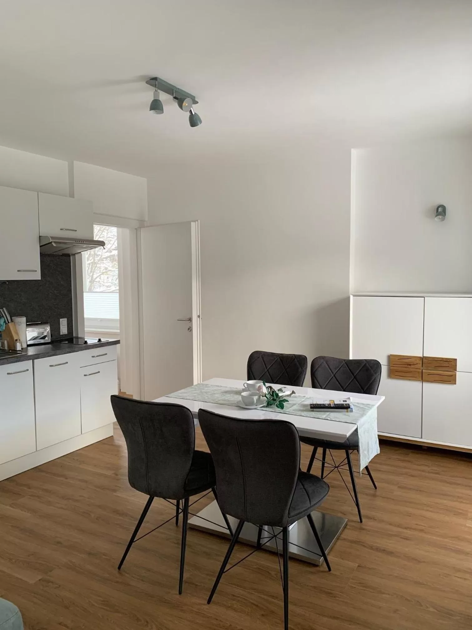 Business facilities in Nefer, Haus