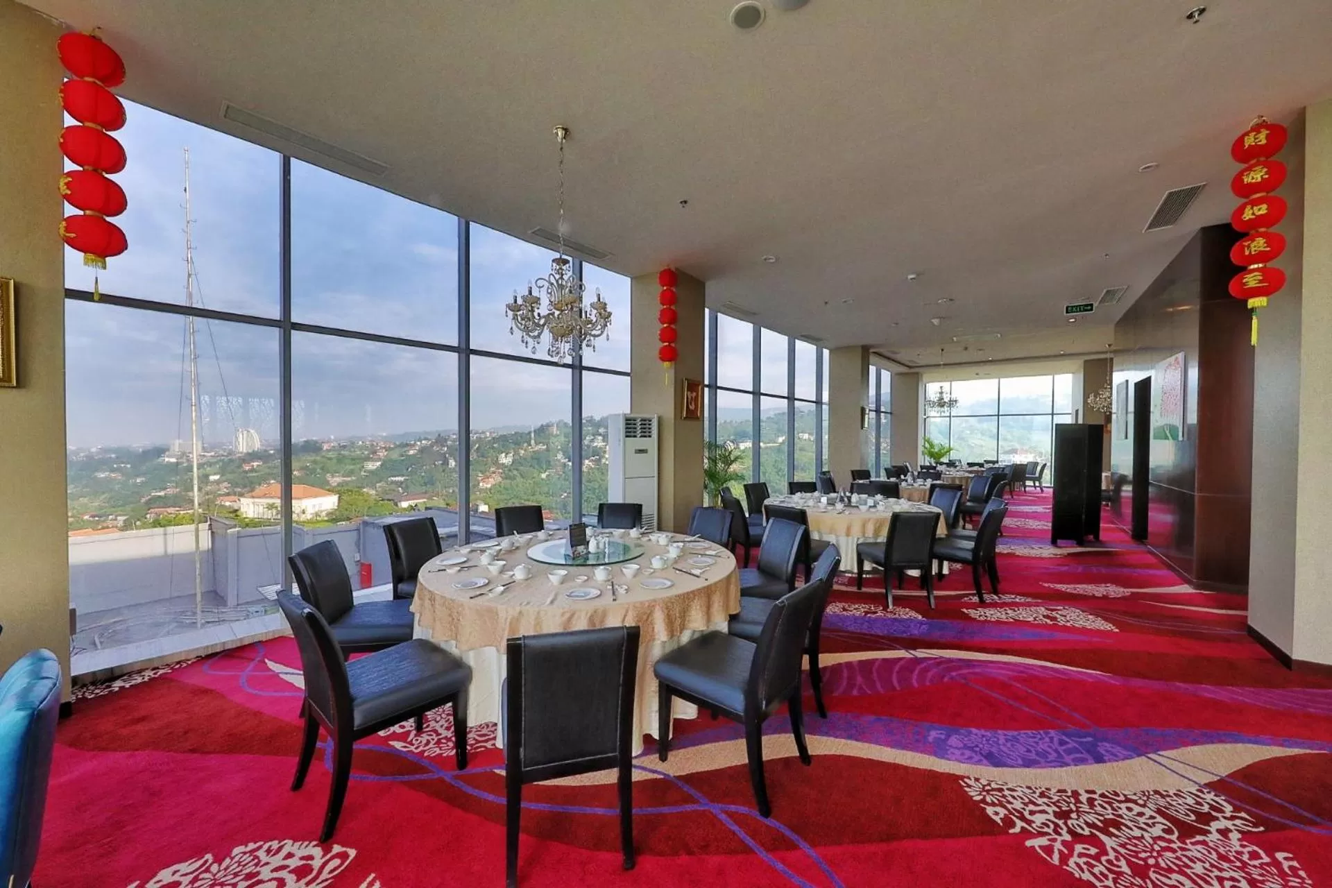 Restaurant/places to eat in InterContinental Bandung Dago Pakar by IHG