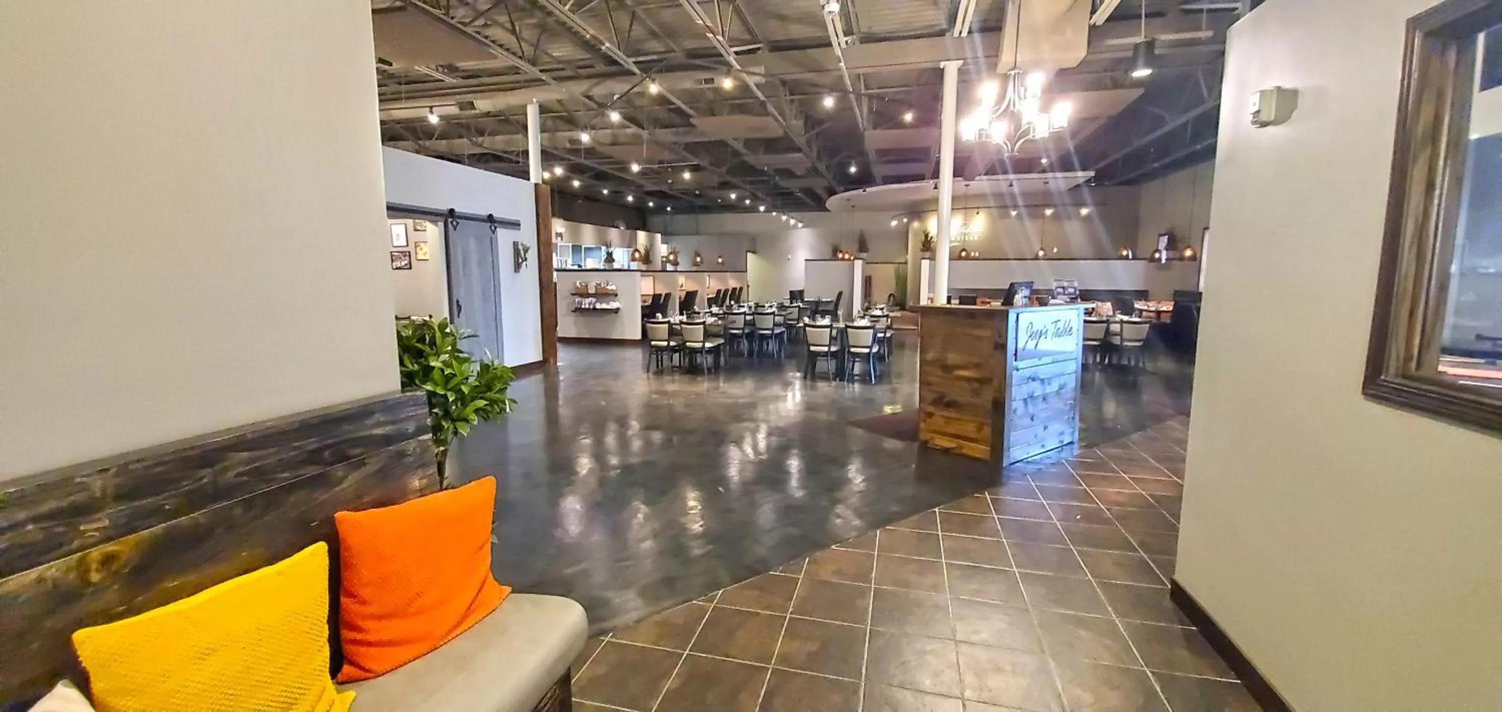 Restaurant/places to eat in Holiday Inn Kearney by IHG