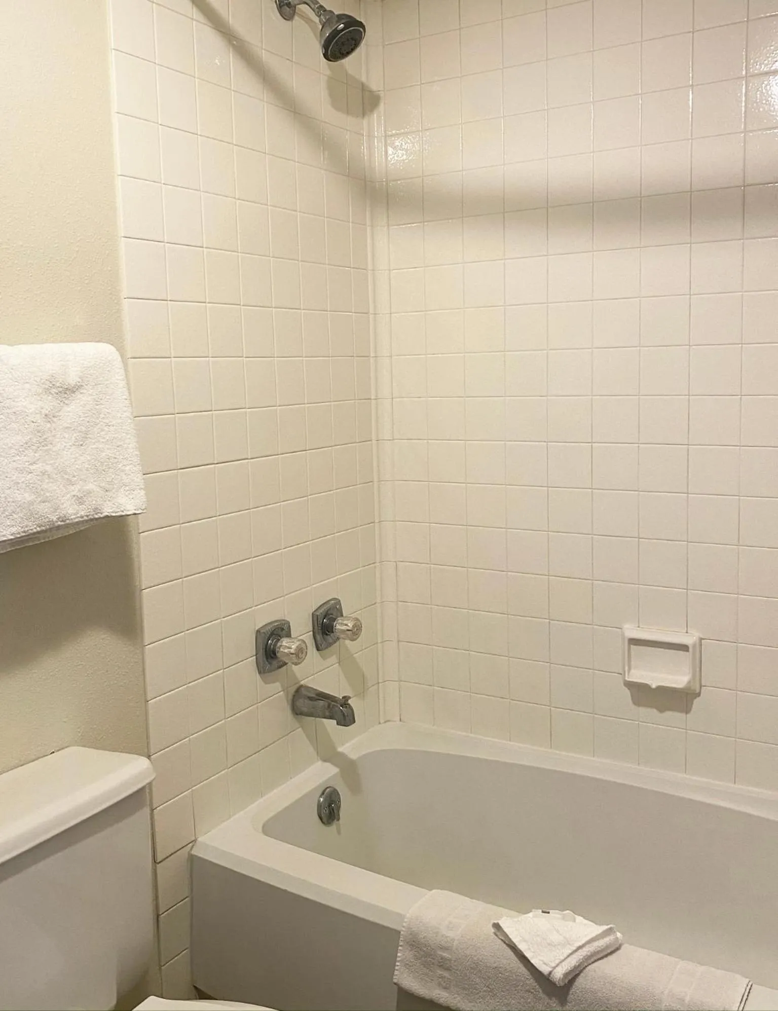 National 9 Inn Price