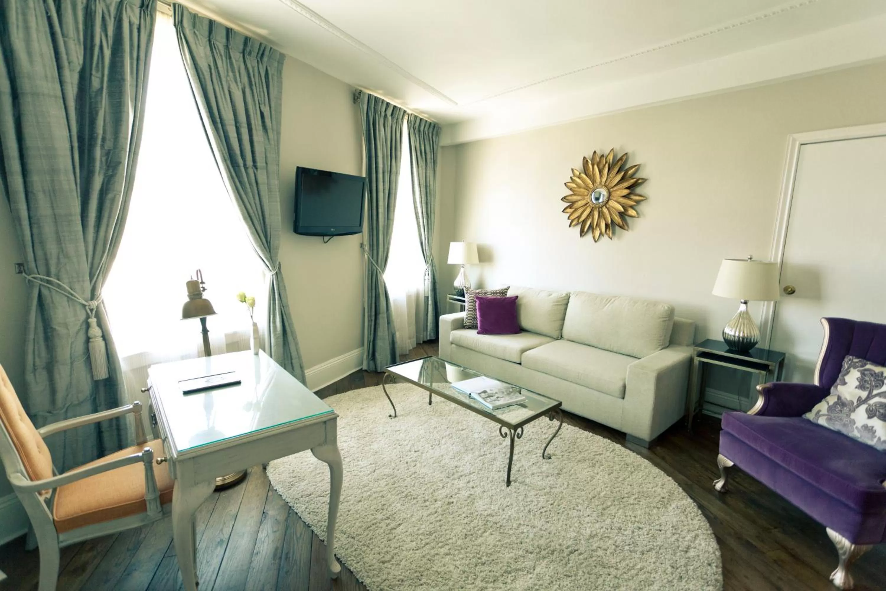 Day in The Culver Hotel