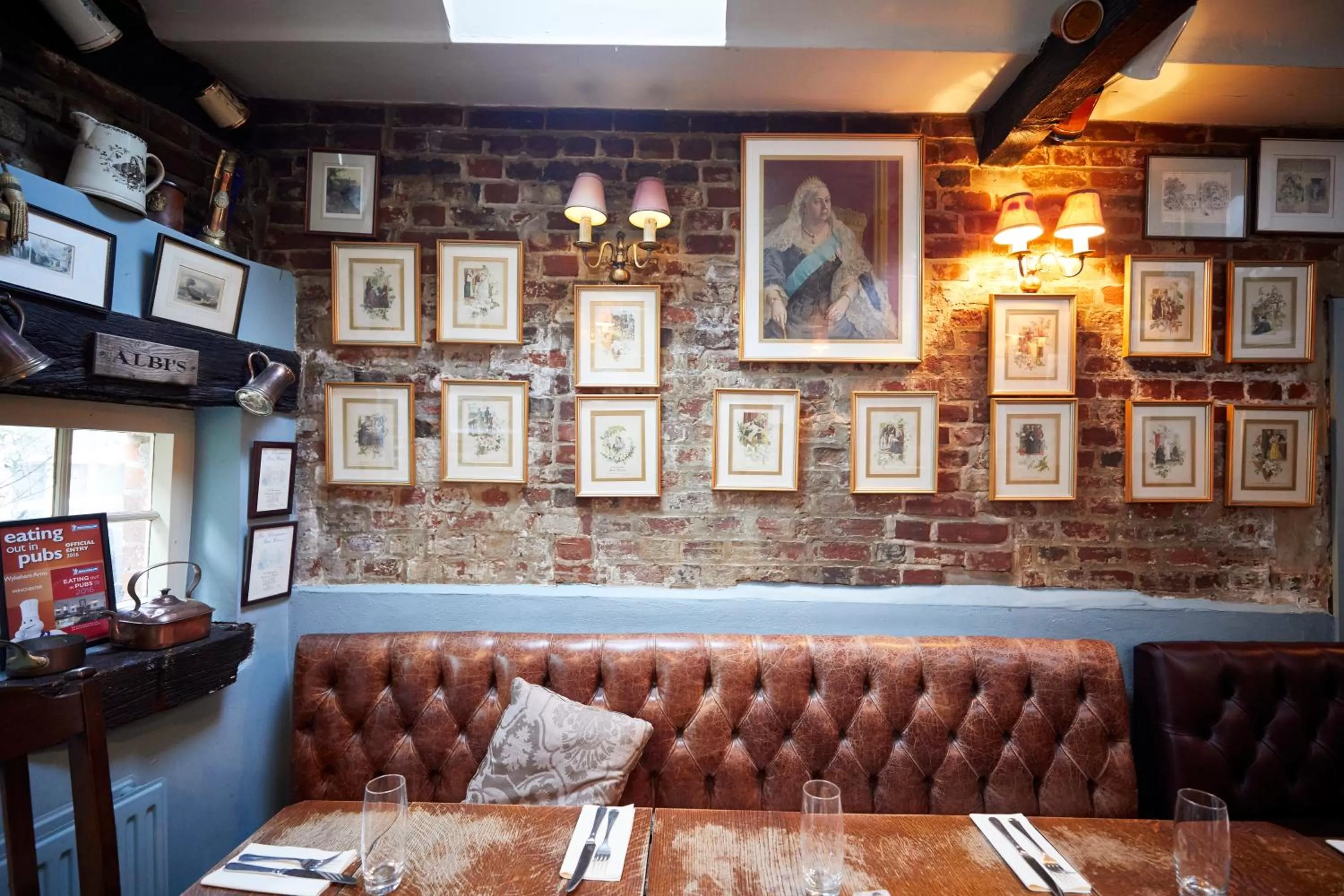 Restaurant/places to eat in Wykeham Arms