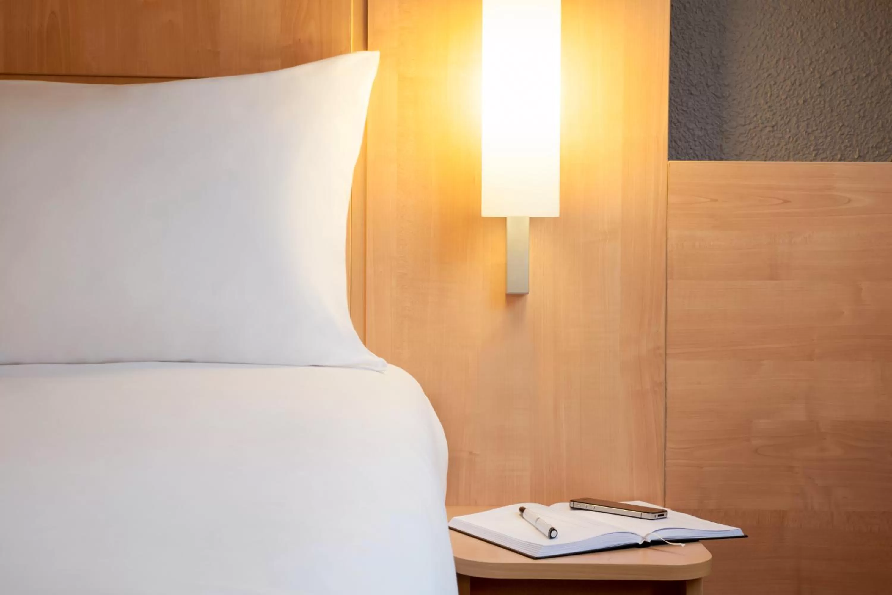 Photo of the whole room, Bed in ibis Antofagasta