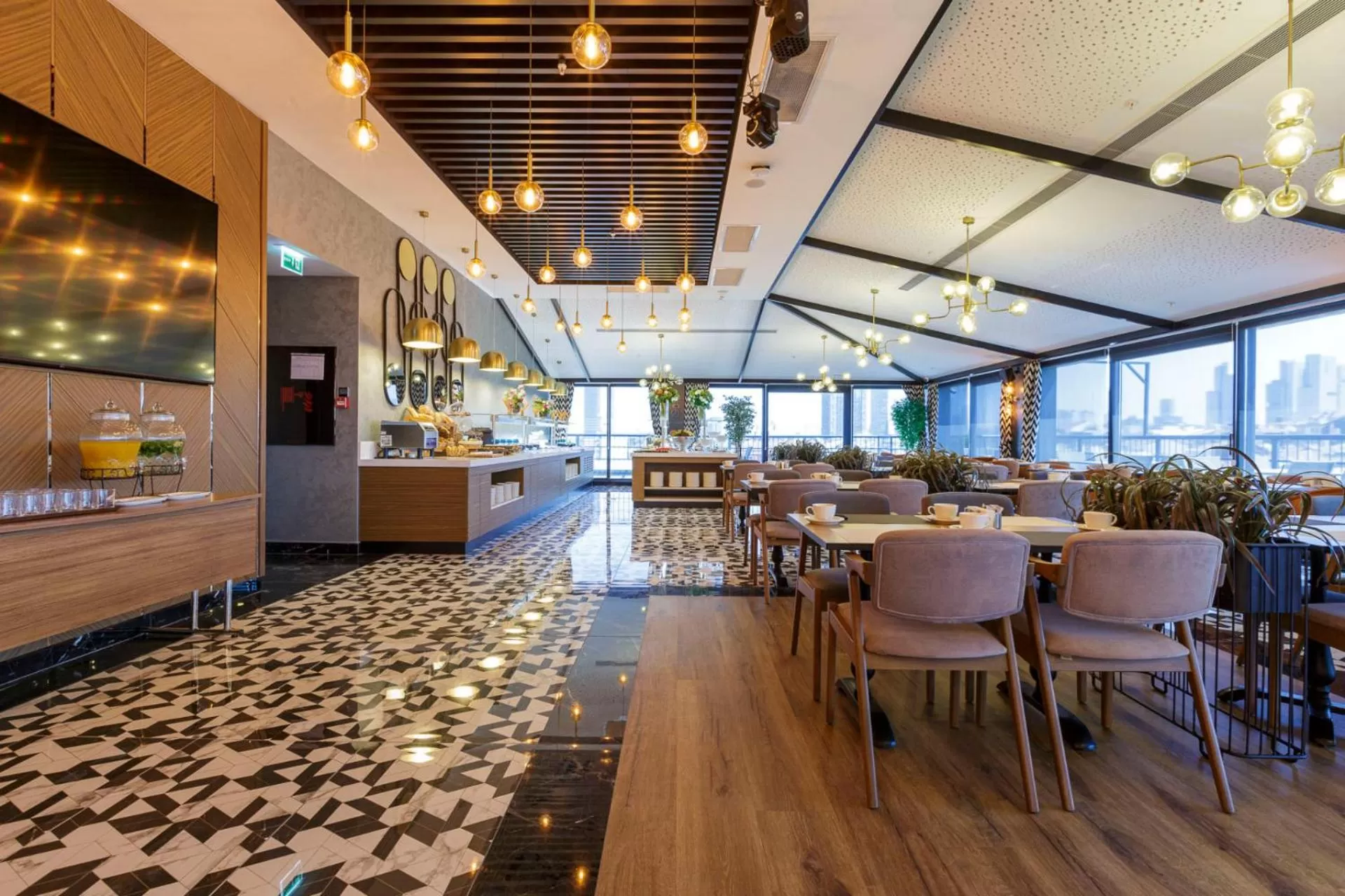 Restaurant/places to eat in Ramada Encore by Wyndham Istanbul Sisli