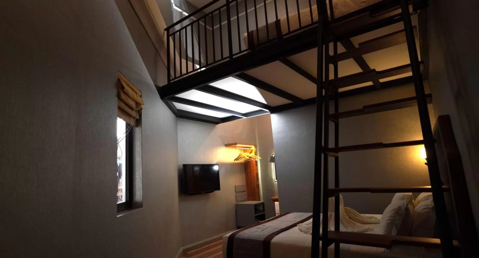 Bed in 1969 Business Suites @ Ipoh Garden