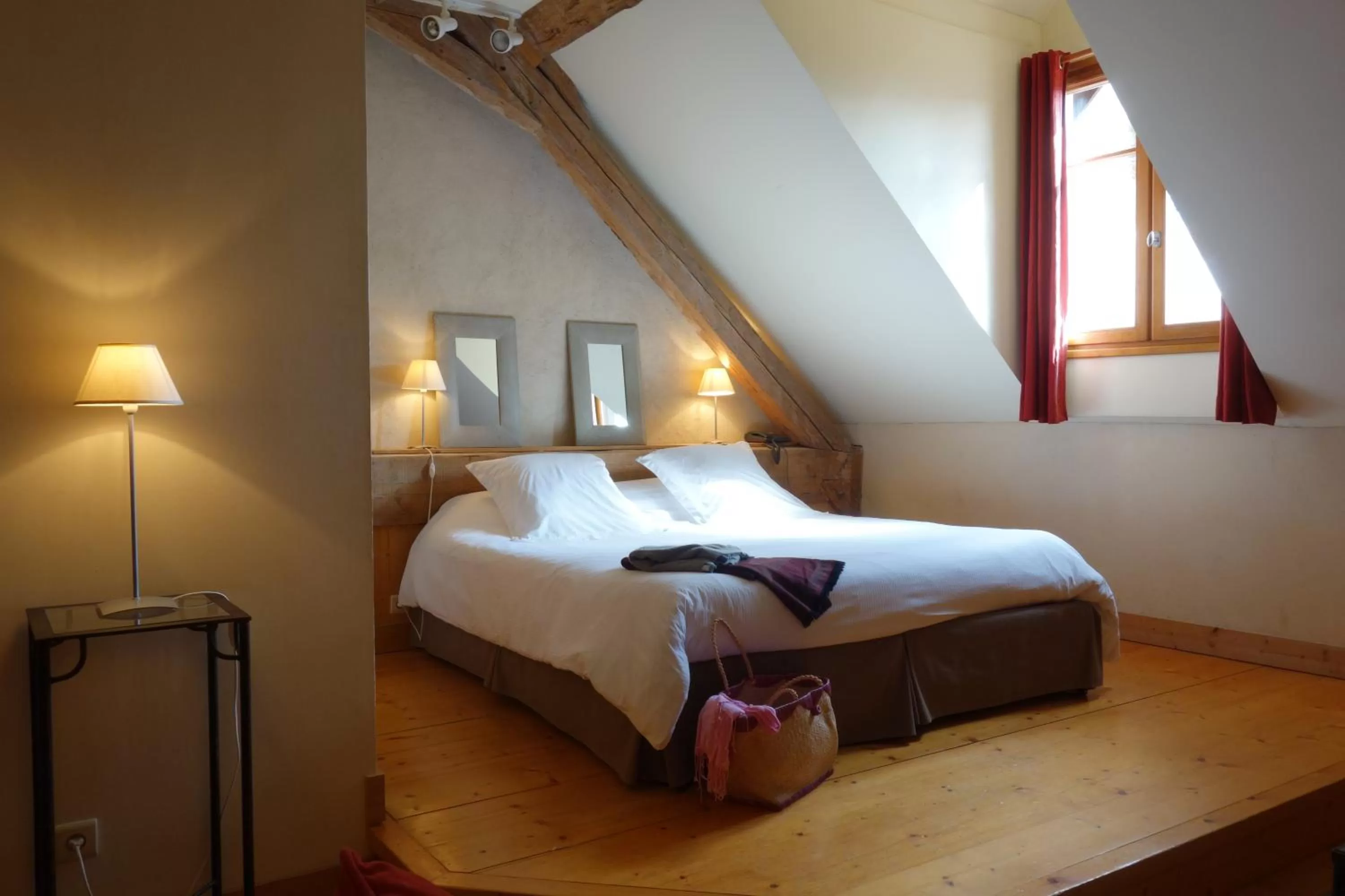 Bedroom, Bed in La Vallombreuse