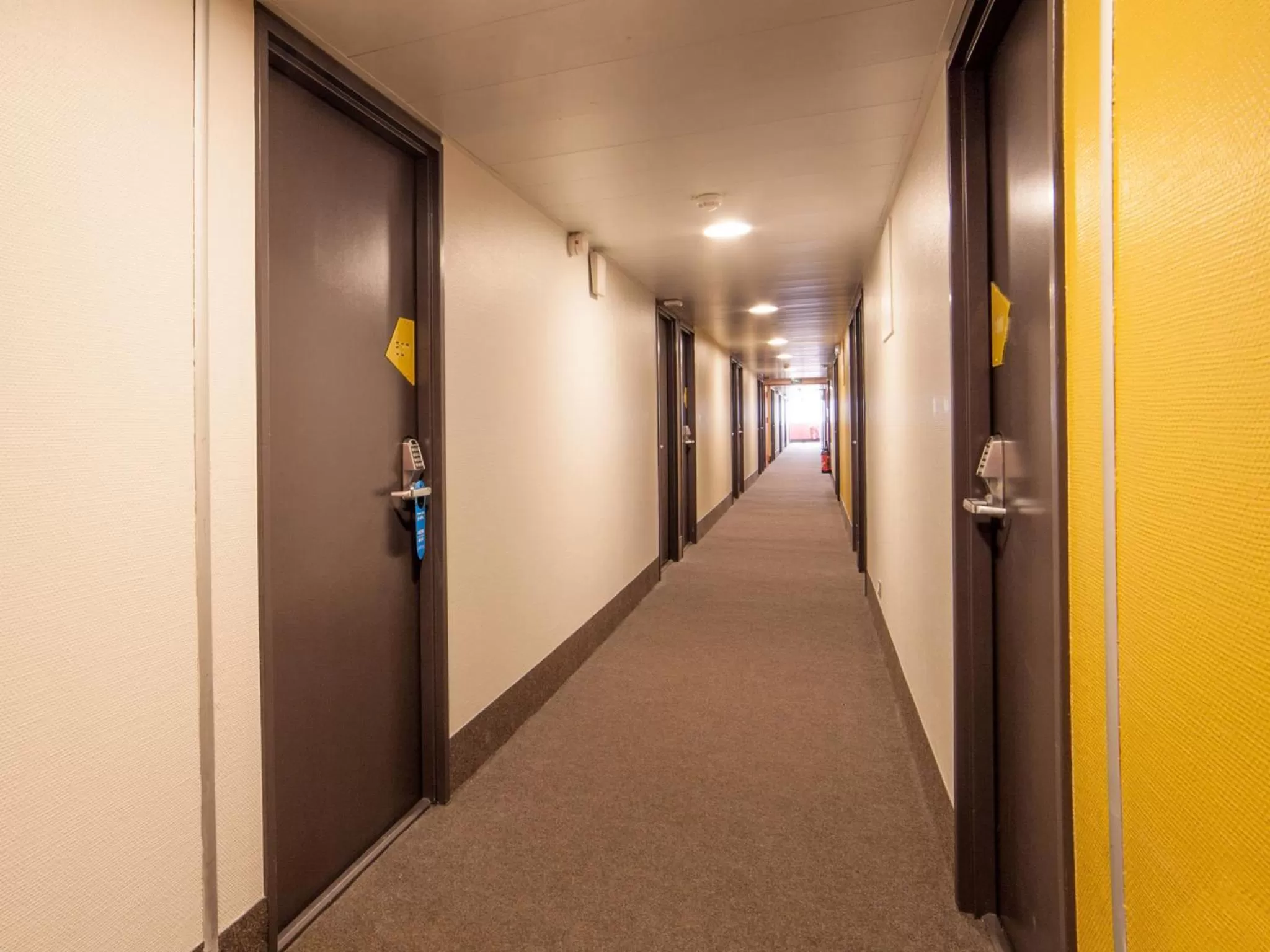 Decorative detail in B&B HOTEL Orleans Saint-Jean de Braye