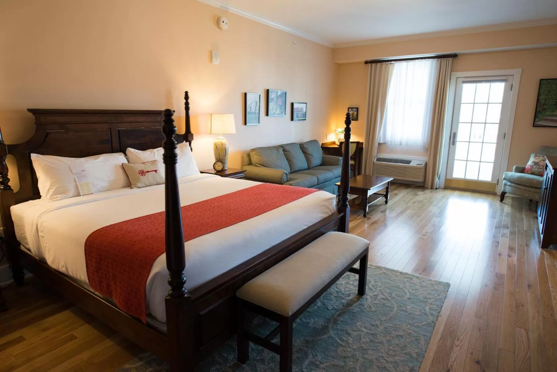 King Suite with Balcony in Mills Park Hotel