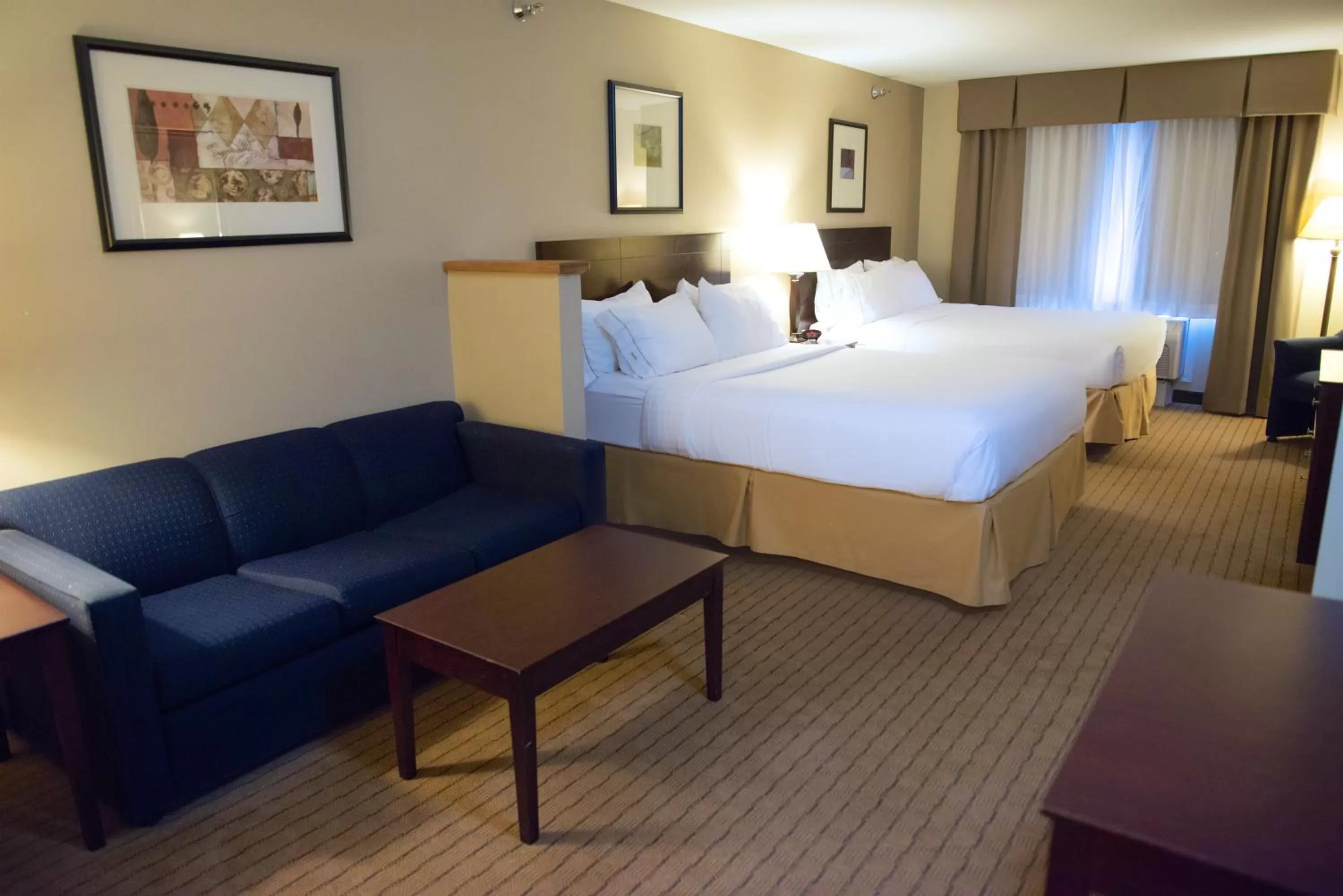Photo of the whole room, Bed in Holiday Inn Express Devils Lake by IHG
