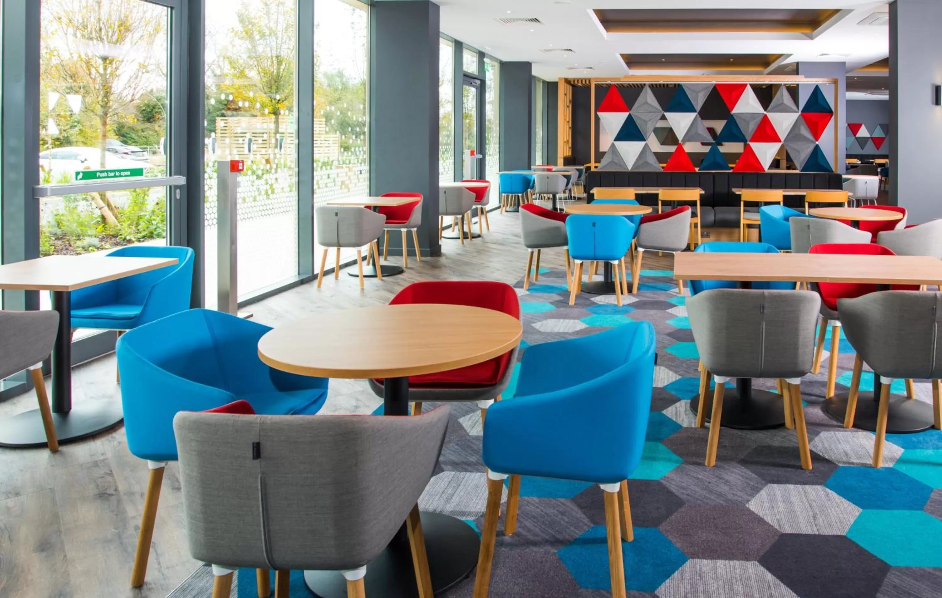 Restaurant/places to eat in Holiday Inn Express - Bicester, an IHG Hotel