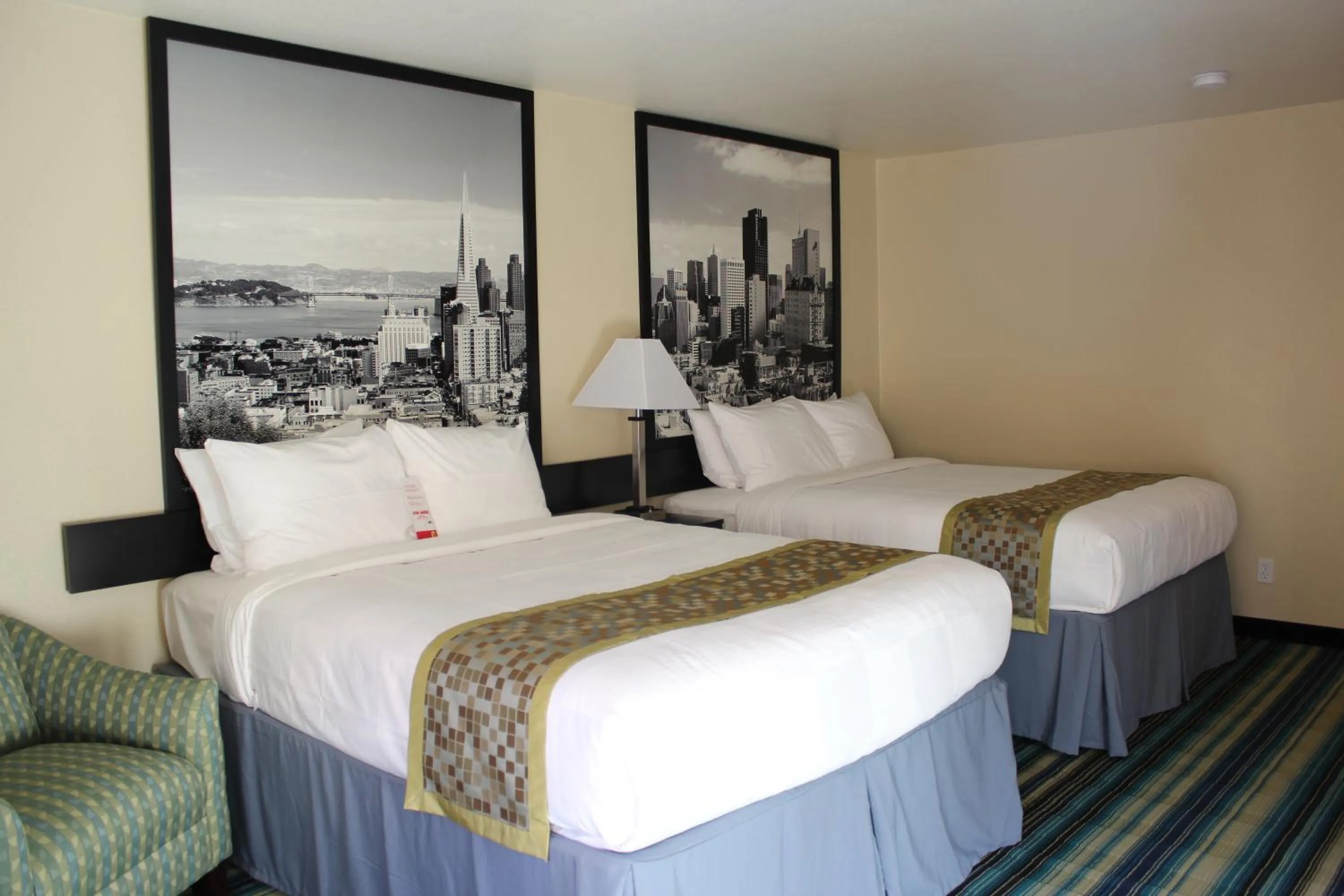 Photo of the whole room in Super 8 by Wyndham Vallejo/Napa Valley