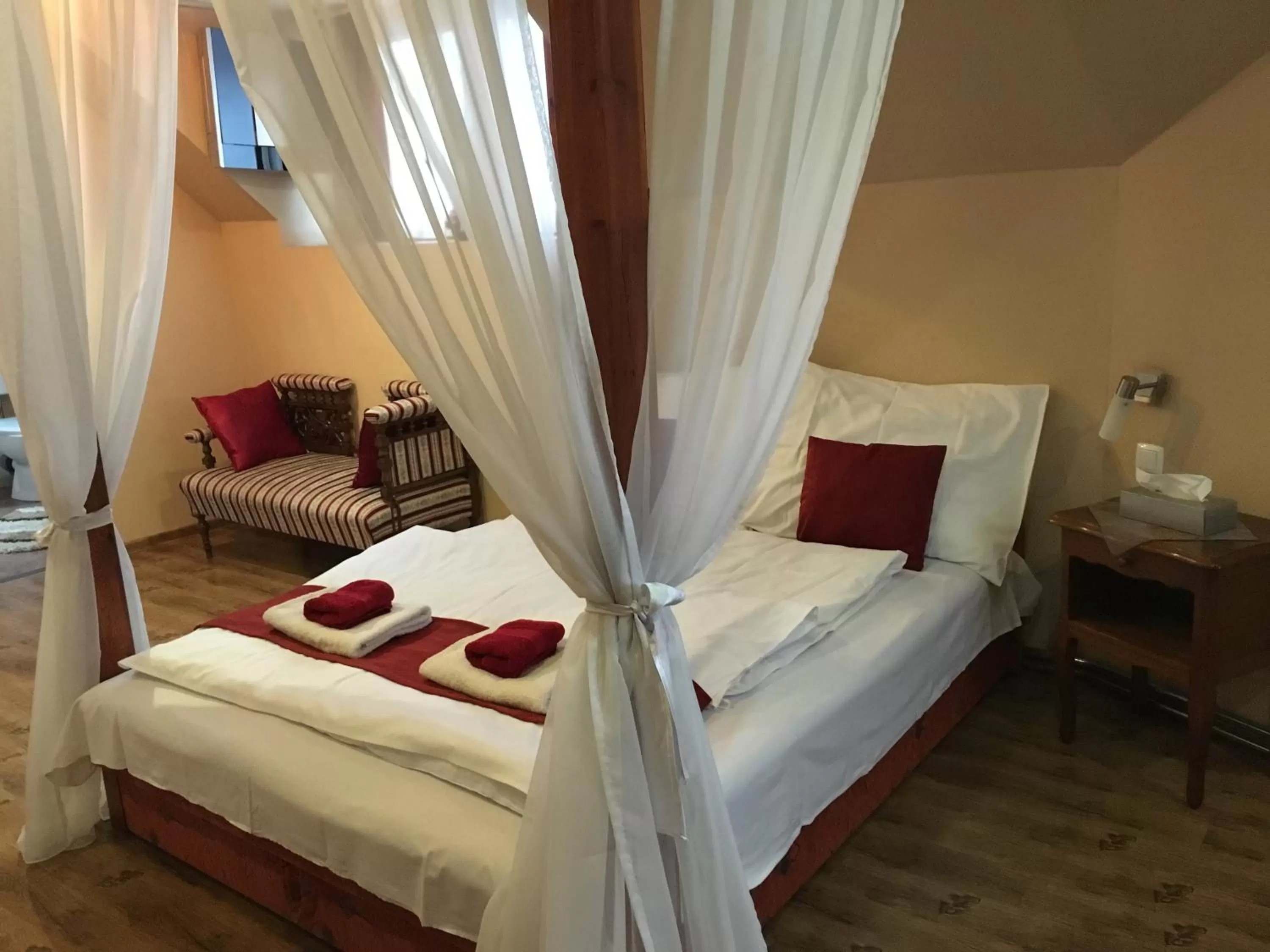 Bed in Abszolút Hotel és Panzió