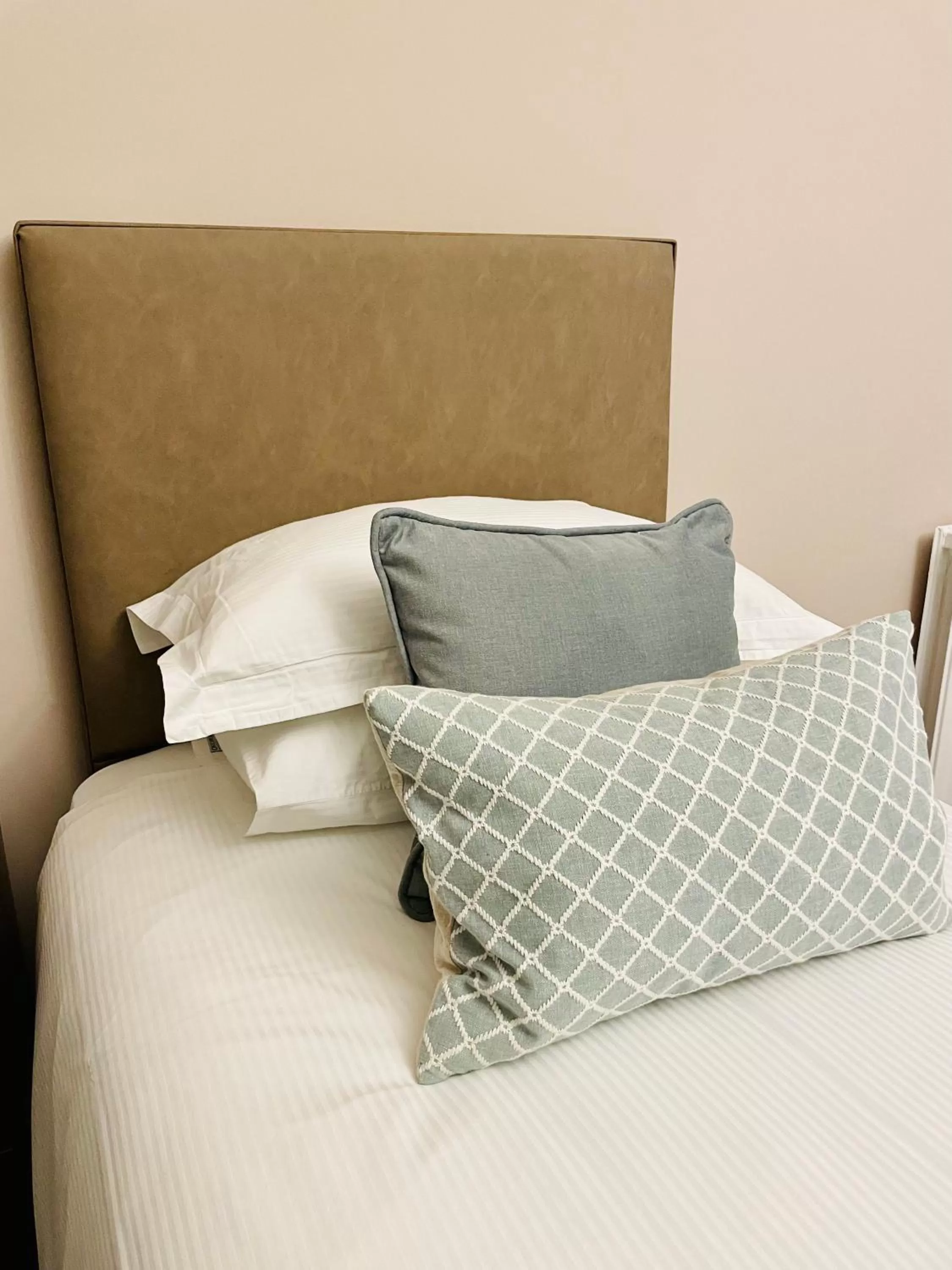 Bedroom, Bed in West Plean House