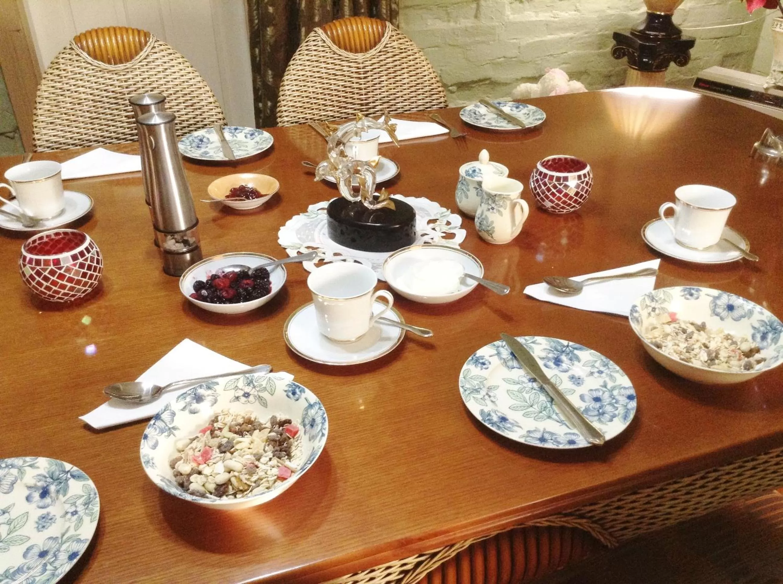 Restaurant/places to eat in Must Love Dogs B&B & Self Contained Cottage