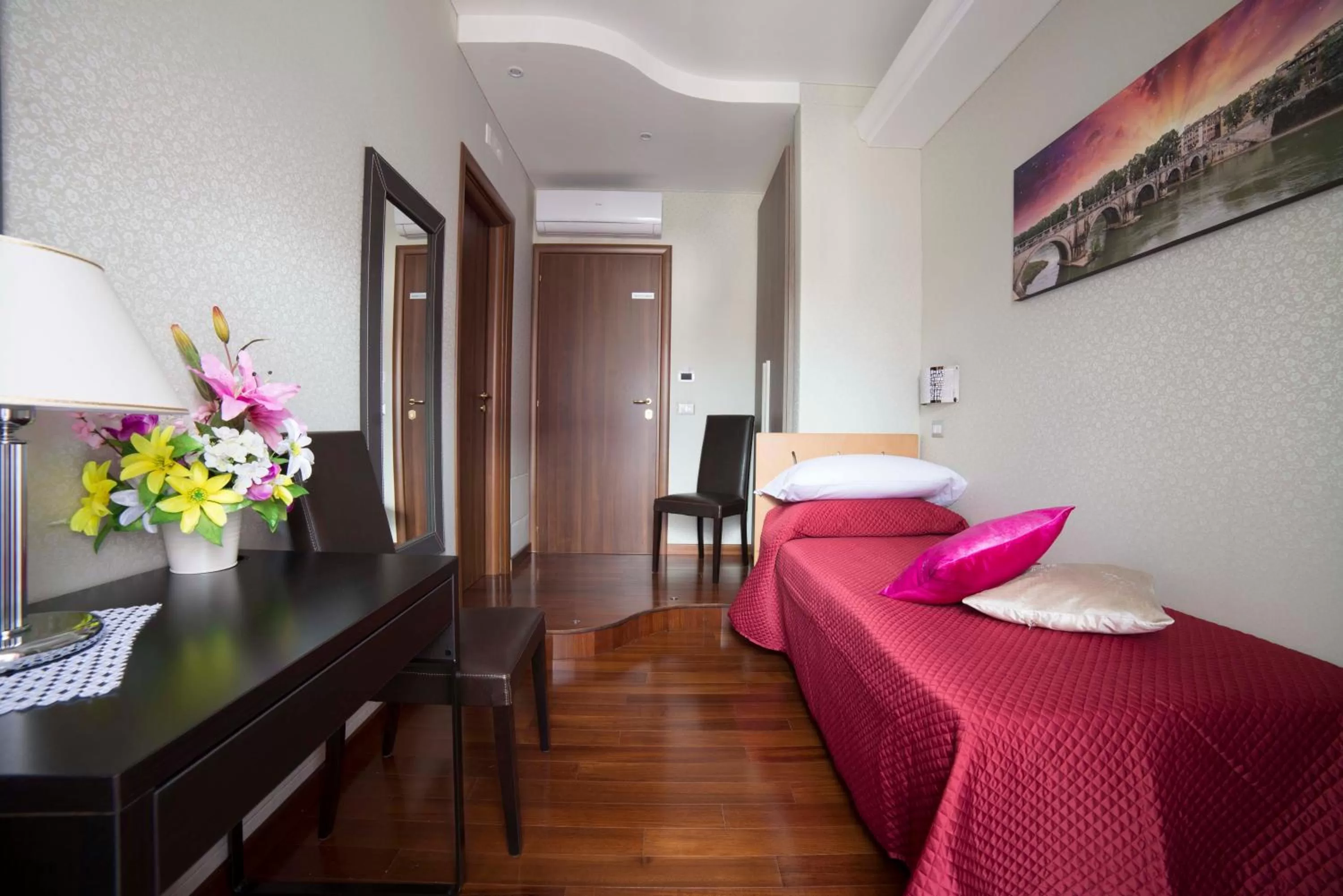 Photo of the whole room, Bed in Di Fronte alla Cupola