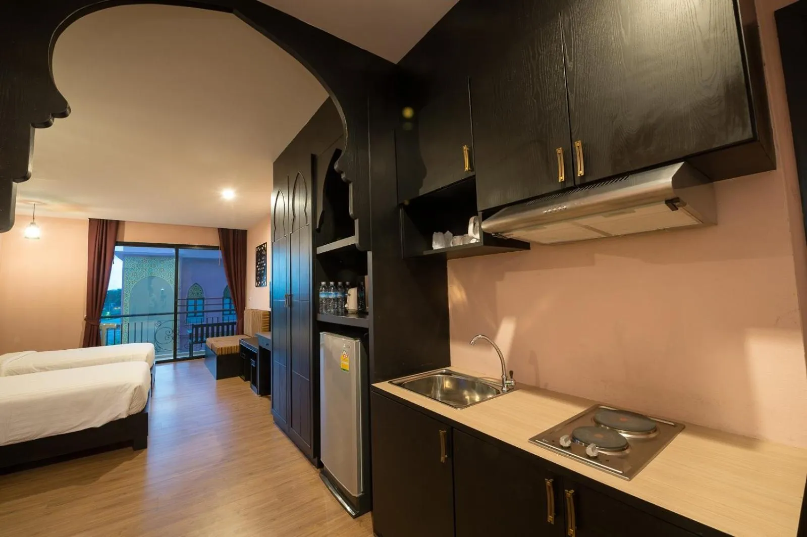 Photo of the whole room, Kitchen/Kitchenette in Anchanlina Hotel - SHA Plus