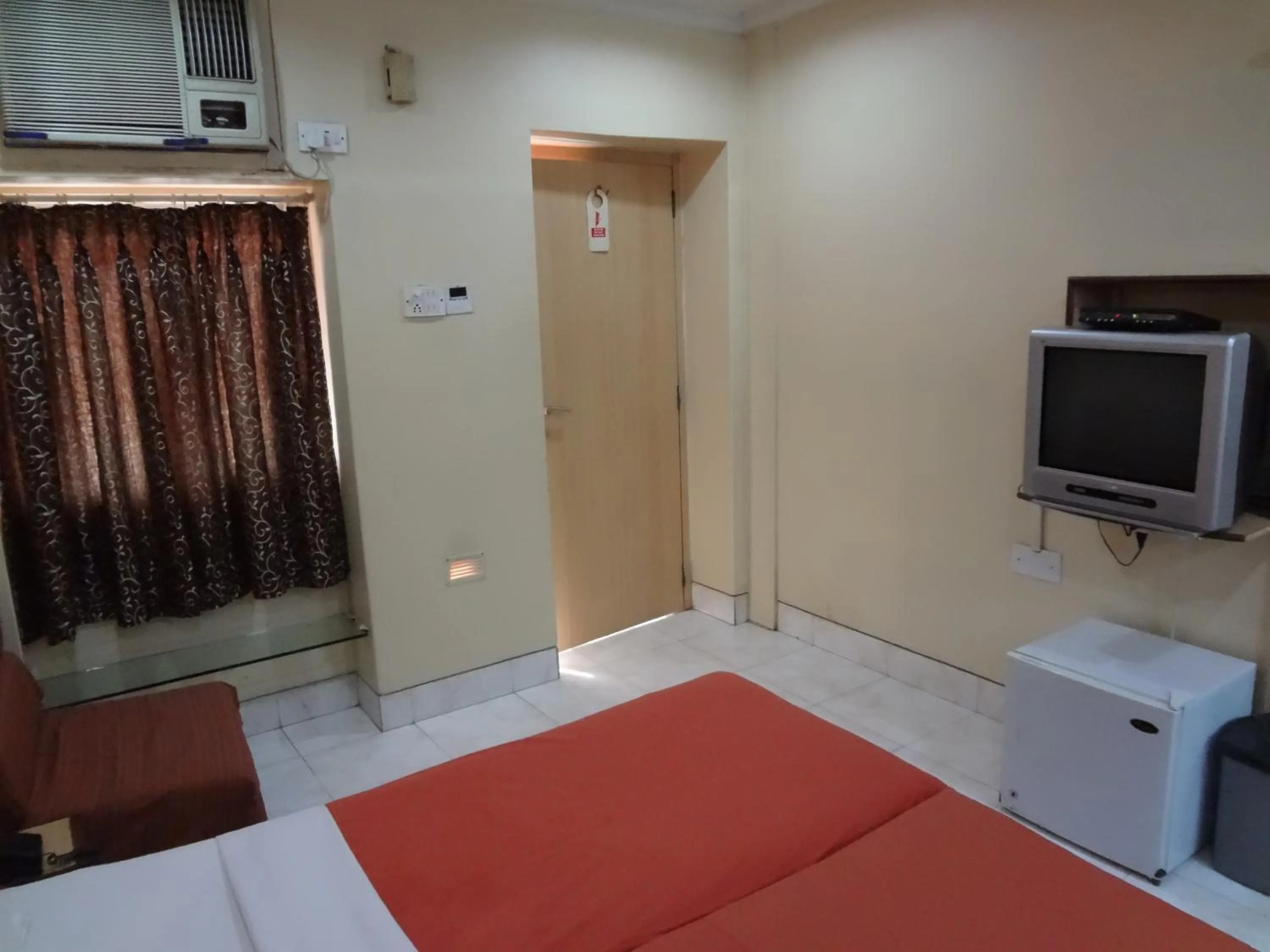 Photo of the whole room in Hotel New Bengal