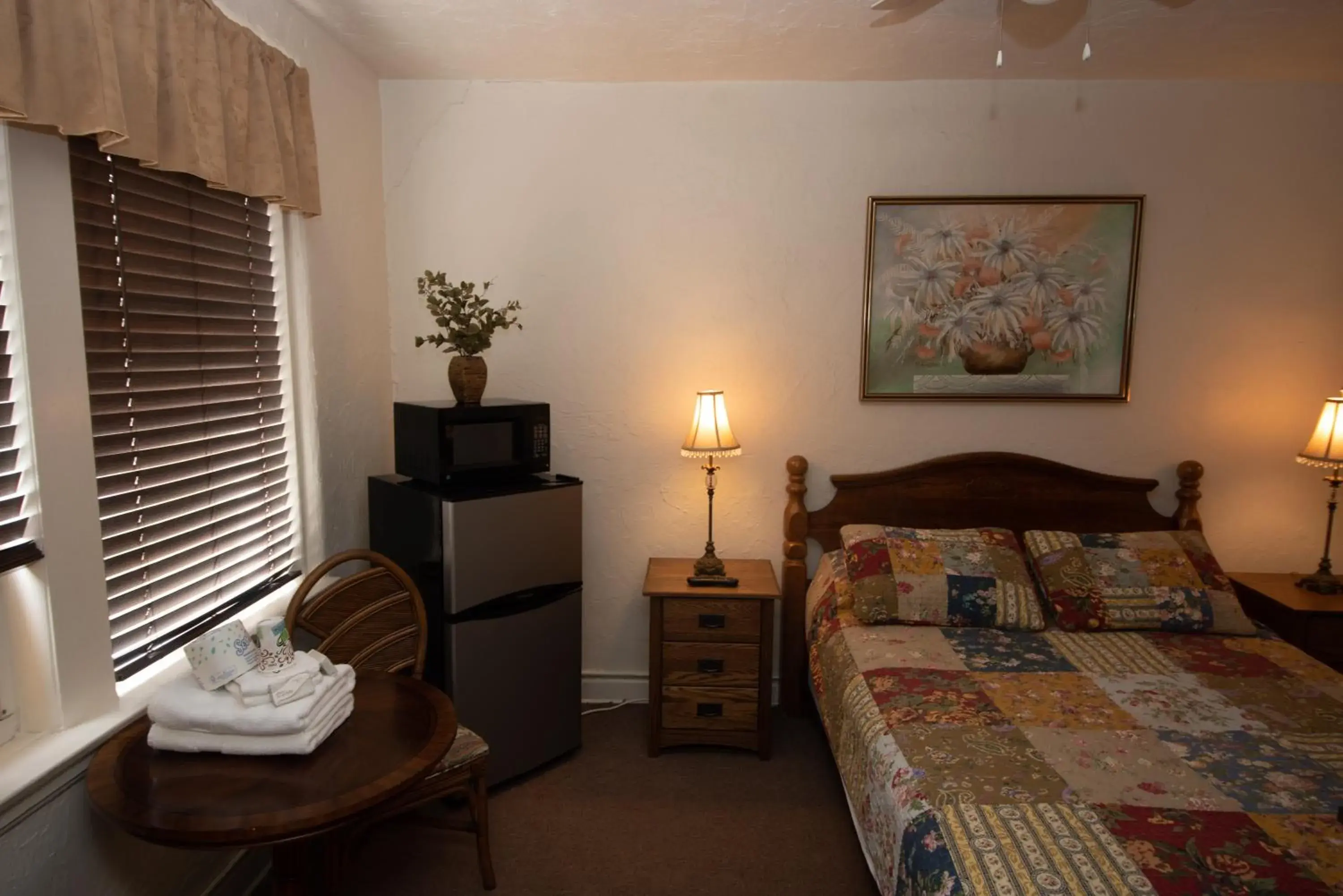 Double Room with Shared Bathroom in Hotel Evernia Double Room with Shared Bathroom in Hotel Evernia