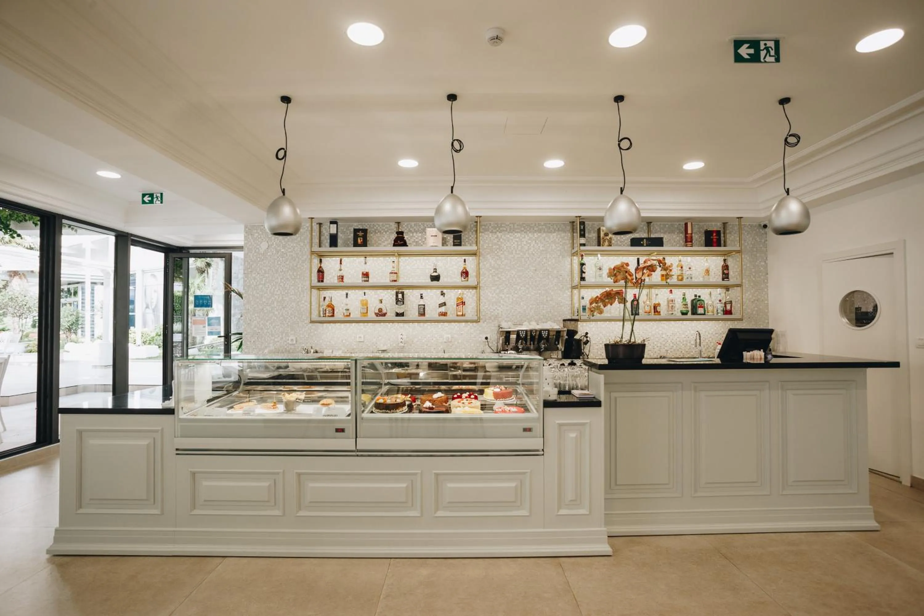 Restaurant/places to eat, Kitchen/Kitchenette in Montenegro Beach Resort