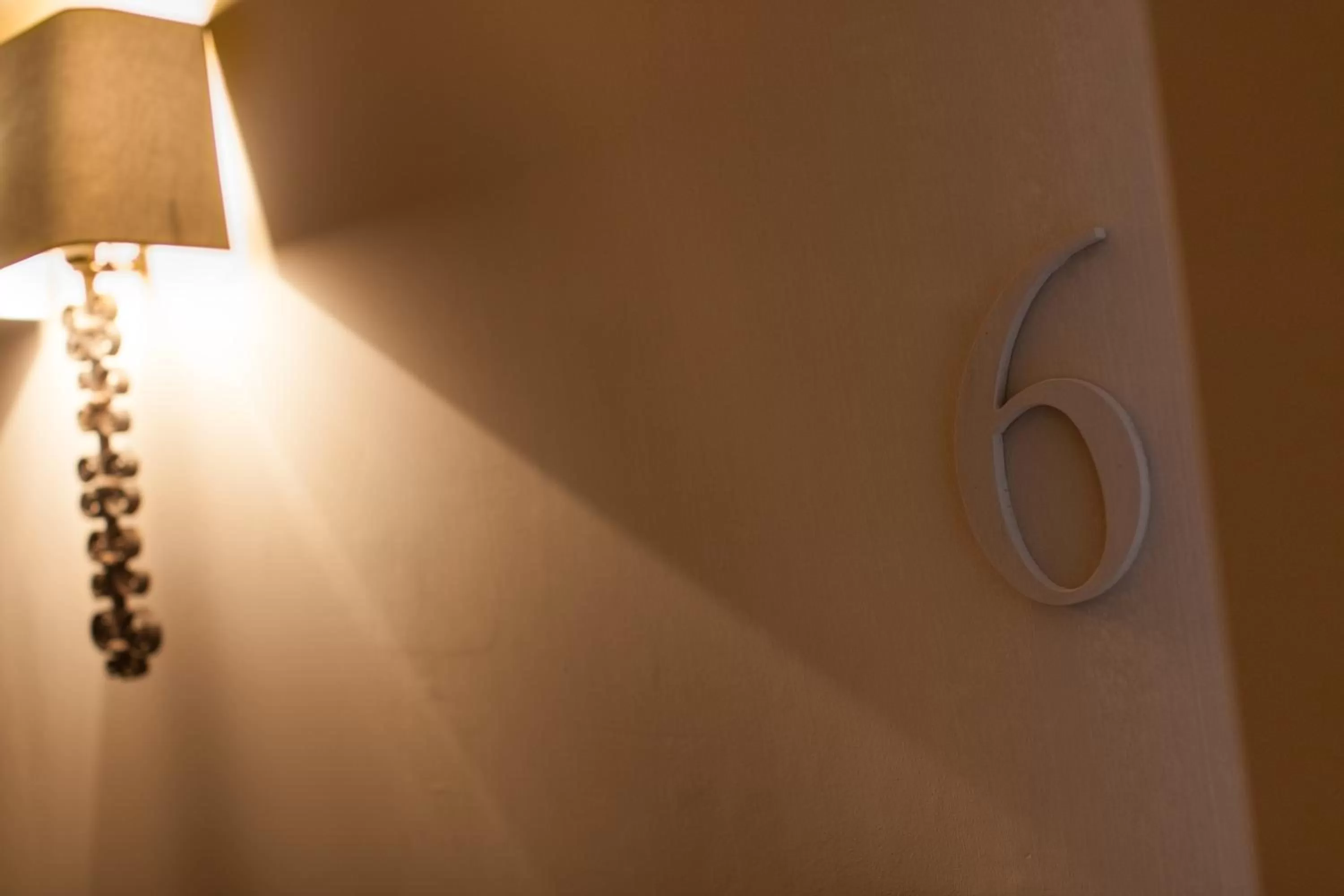 Decorative detail in B&B Louis1924