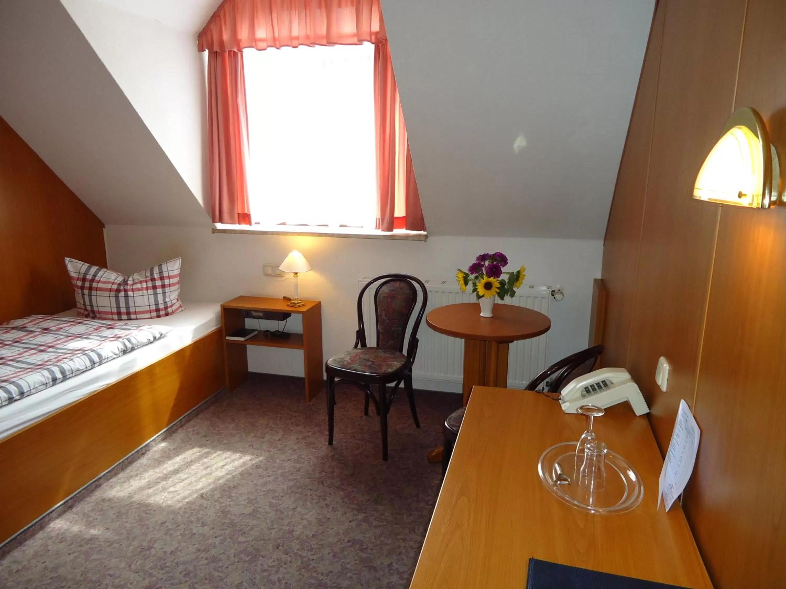 Photo of the whole room, Bed in Hotel Müller