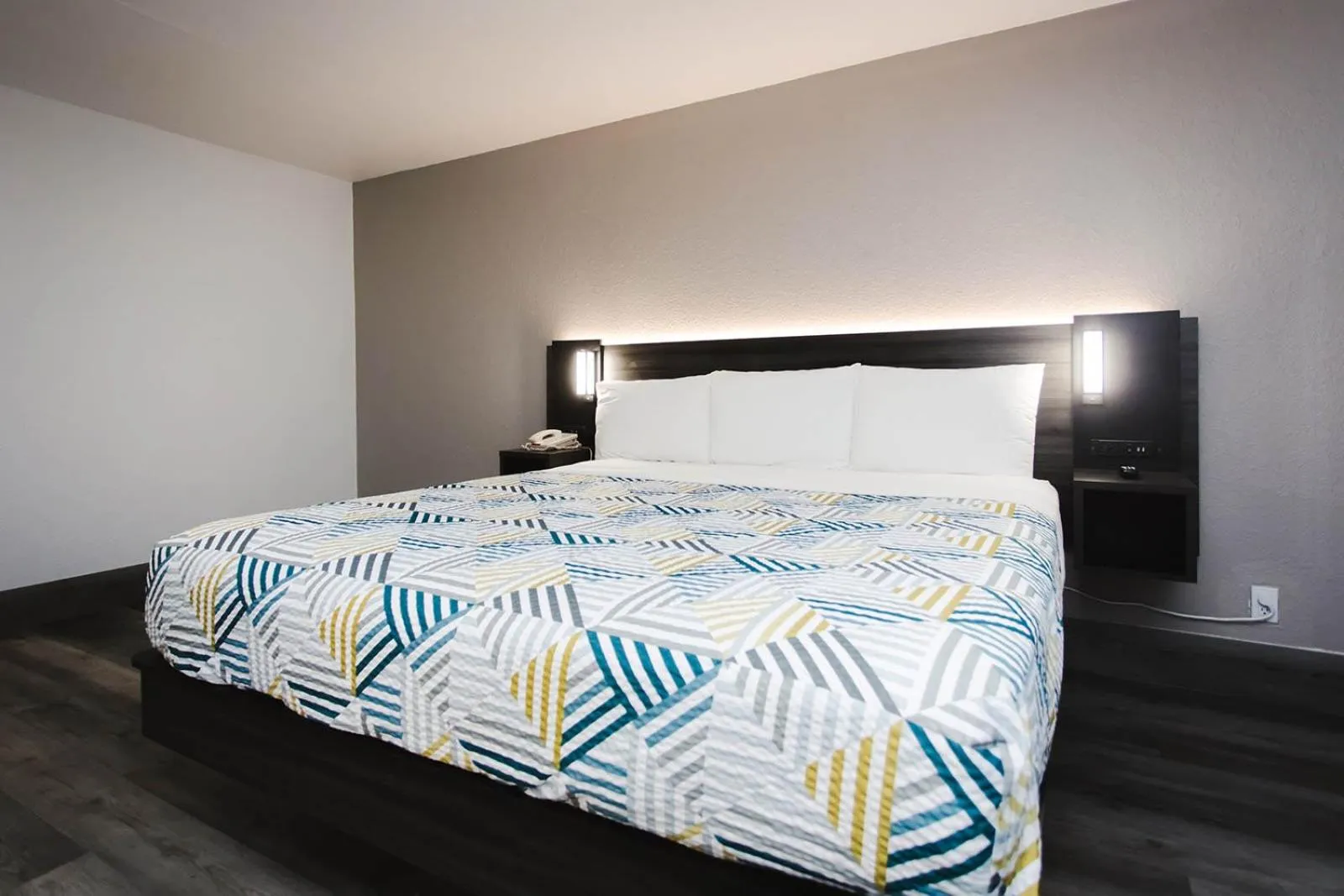 Bed in Motel 6 Houston, TX - Medical Center - NRG Stadium