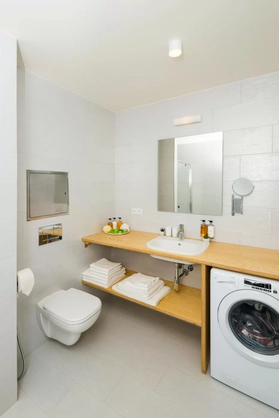 Toilet in Residence Trafick