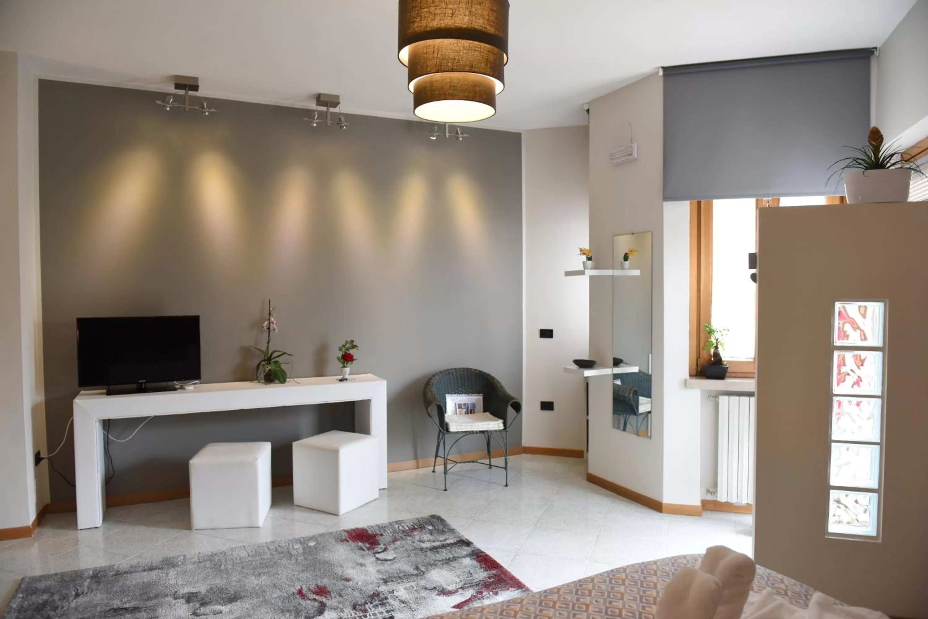 Photo of the whole room, TV/Entertainment Center in B&B La Dimora di Iside