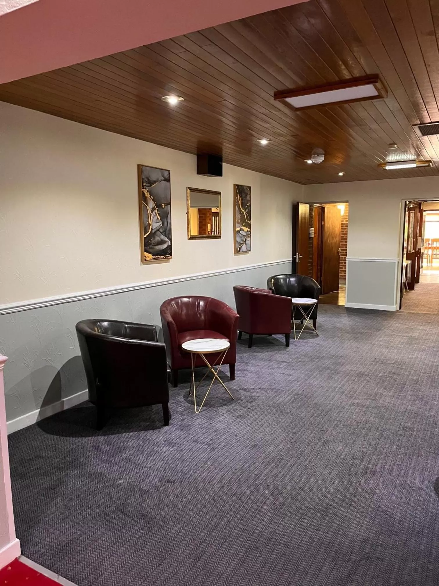 Restaurant/places to eat in Beaufort Park Hotel