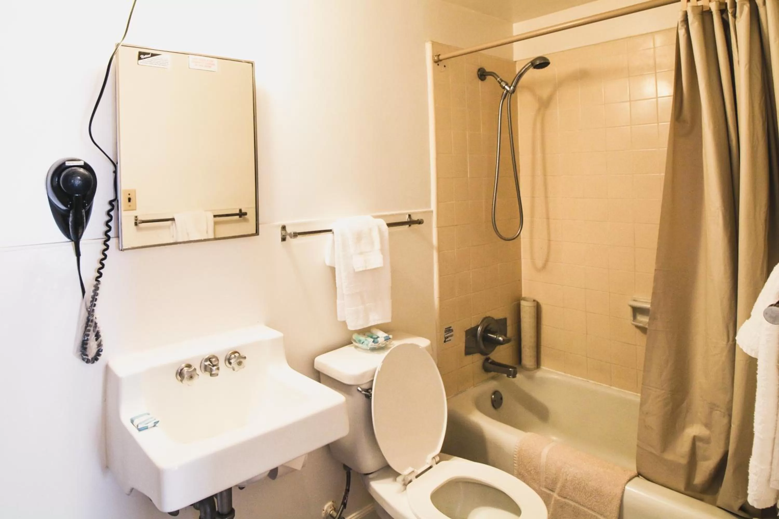 Bathroom in Royal Grove Waikiki