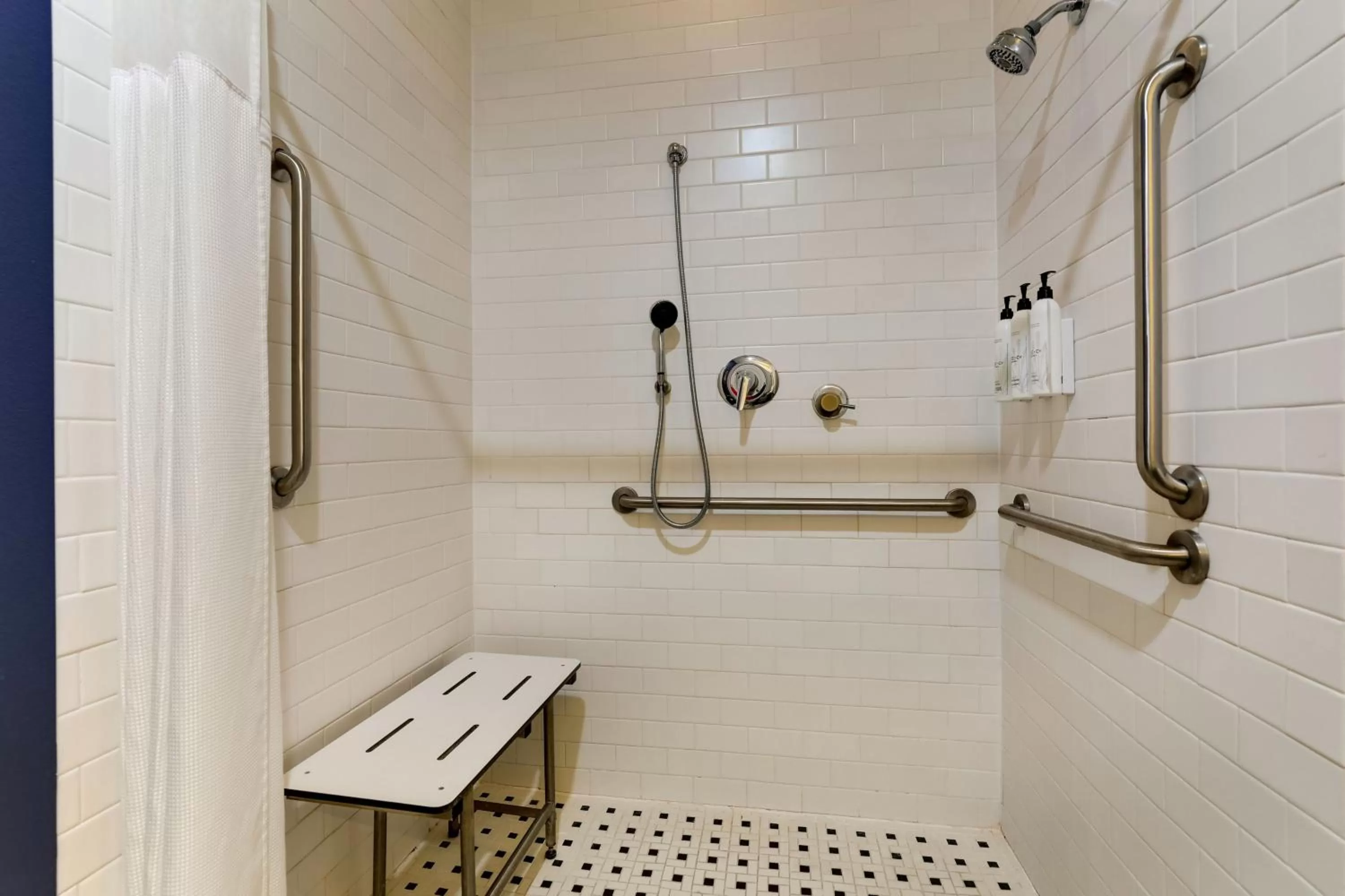 Bathroom in Fairfield Inn & Suites by Marriott Fort Worth I-30 West Near NAS JRB