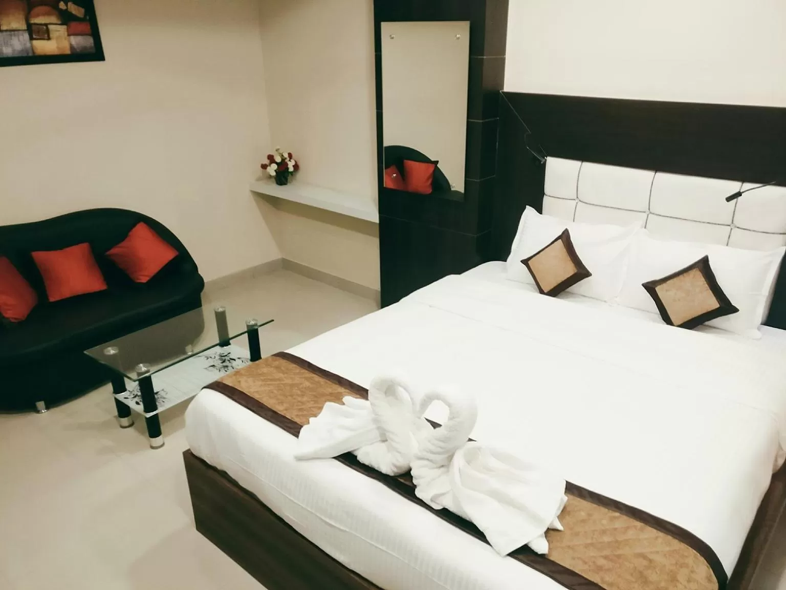 Photo of the whole room, Bed in Citi Inn