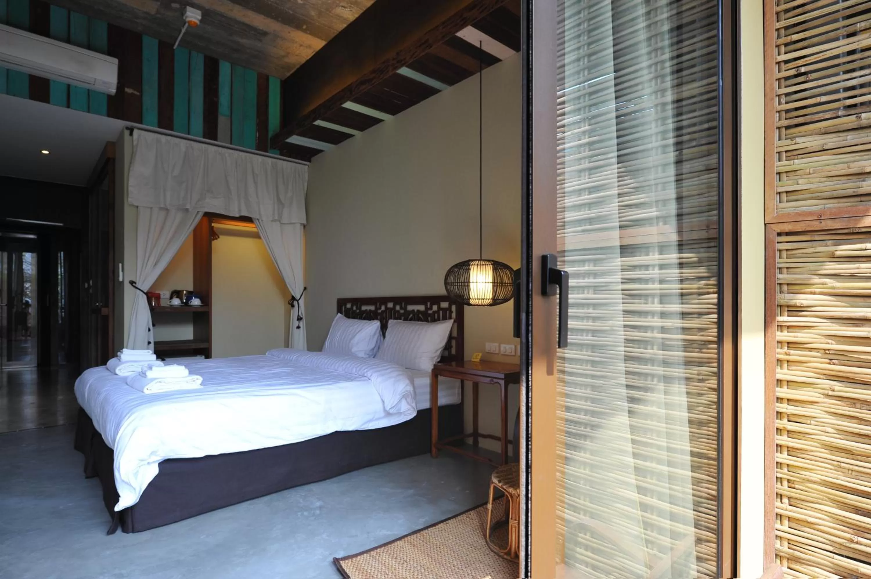 Bed in Villa Bangkok