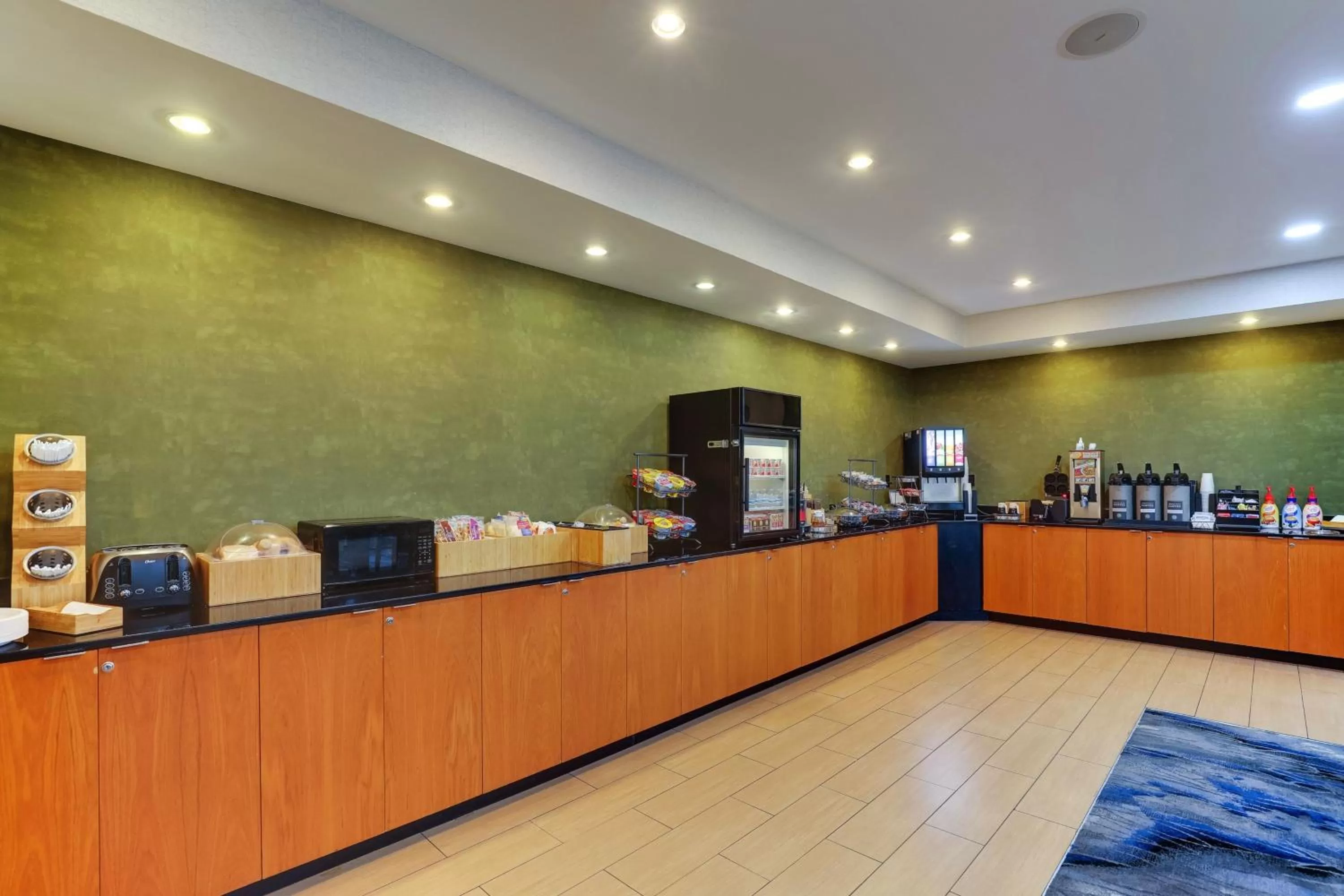Breakfast in Fairfield Inn & Suites by Marriott Fort Worth I-30 West Near NAS JRB