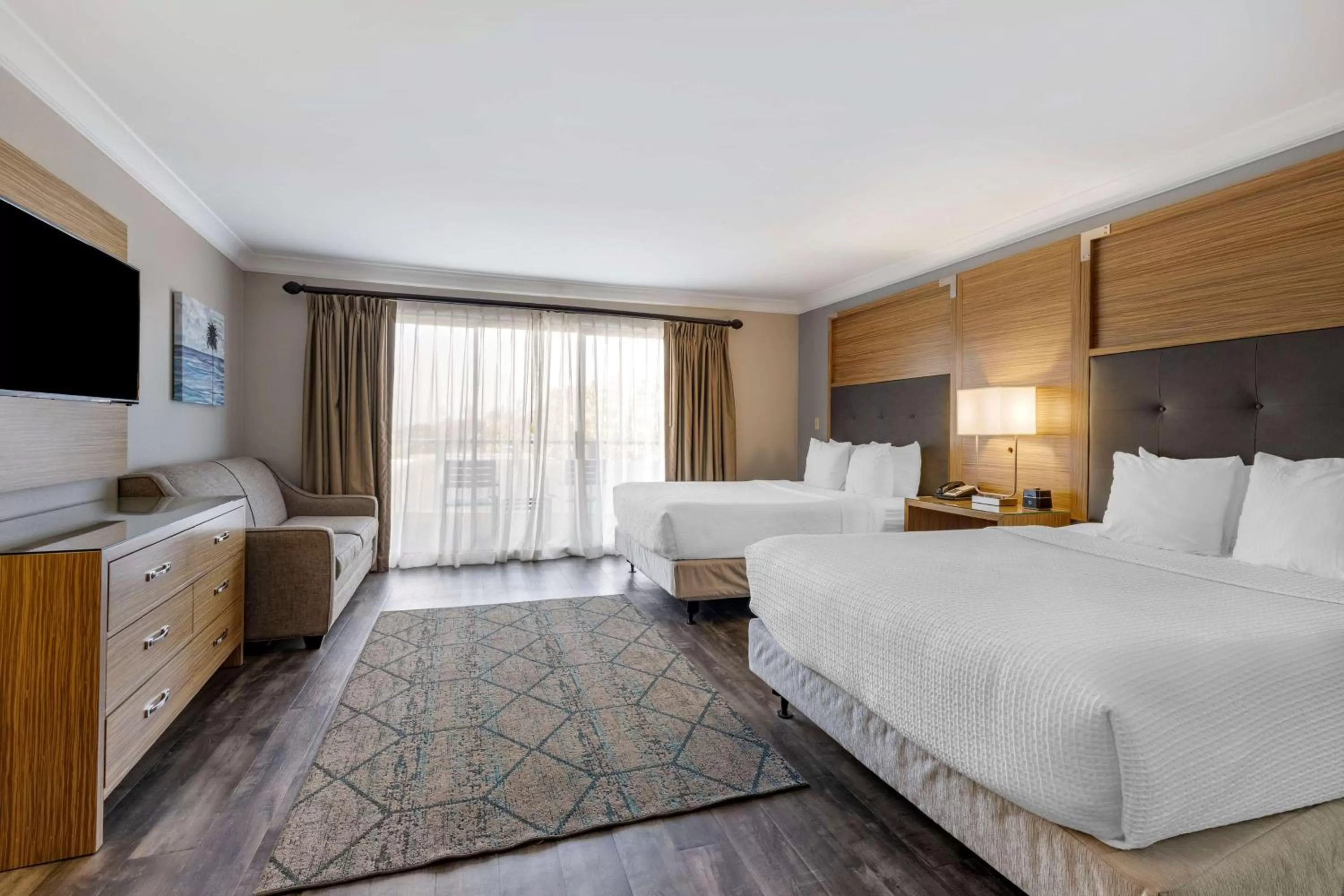 Bedroom, Bed in The Encinitan Hotel & Suites