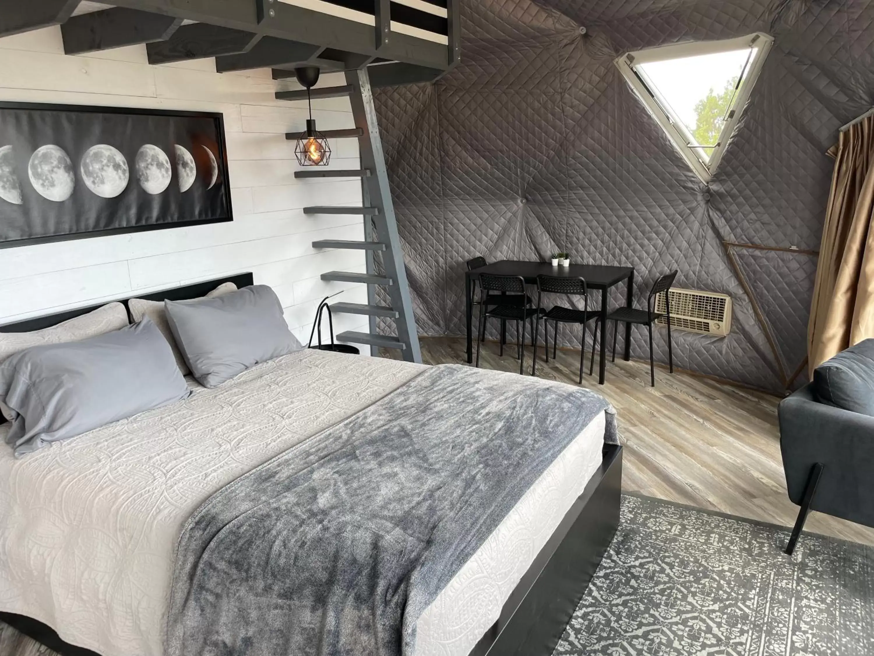 Deluxe Queen Suite in Canyon Rim Domes - A Luxury Glamping Experience!! Deluxe Queen Suite in Canyon Rim Domes - A Luxury Glamping Experience!!