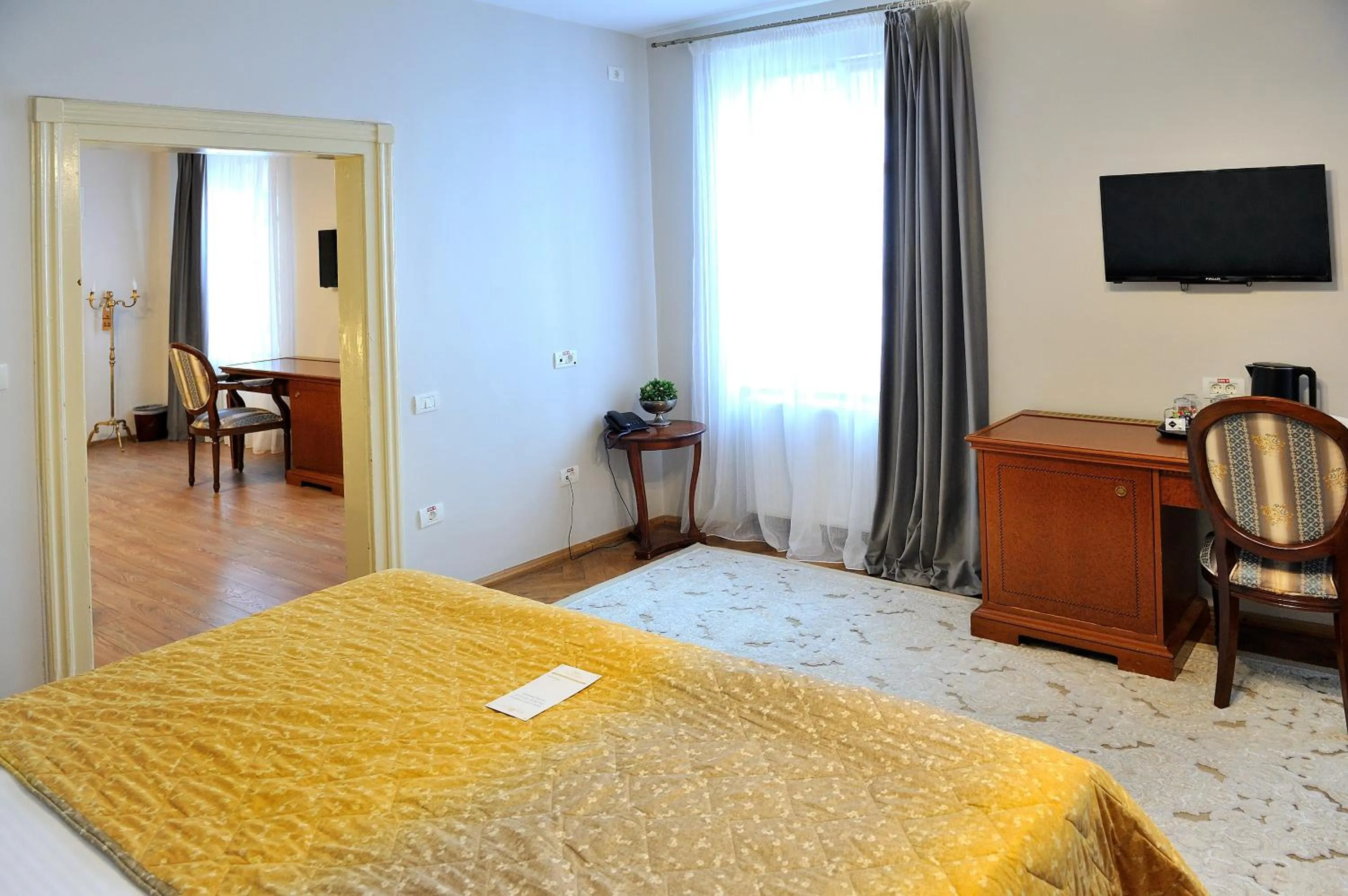 Bedroom, Bed in Safrano Palace