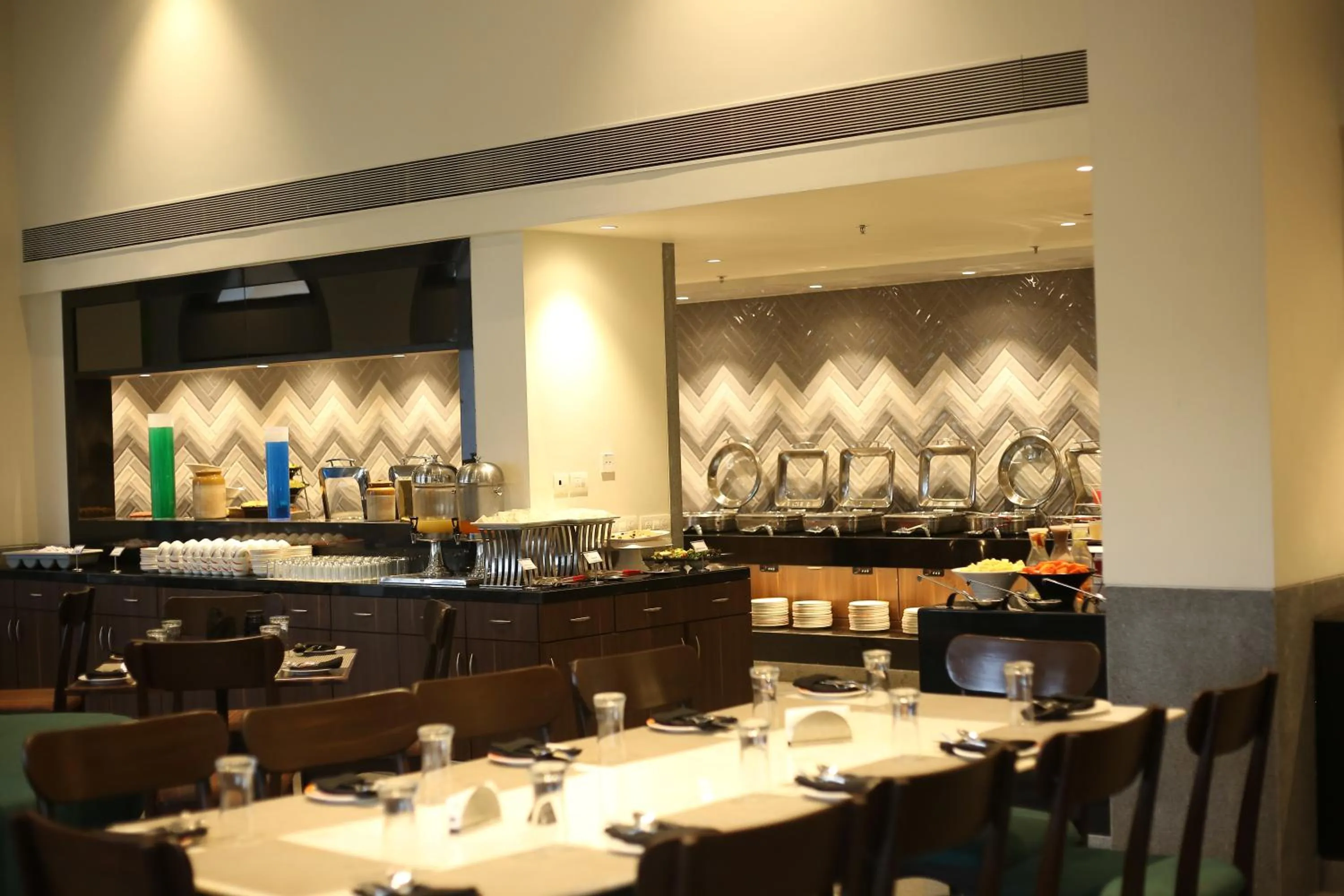 Restaurant/places to eat in The Lagoona Resort