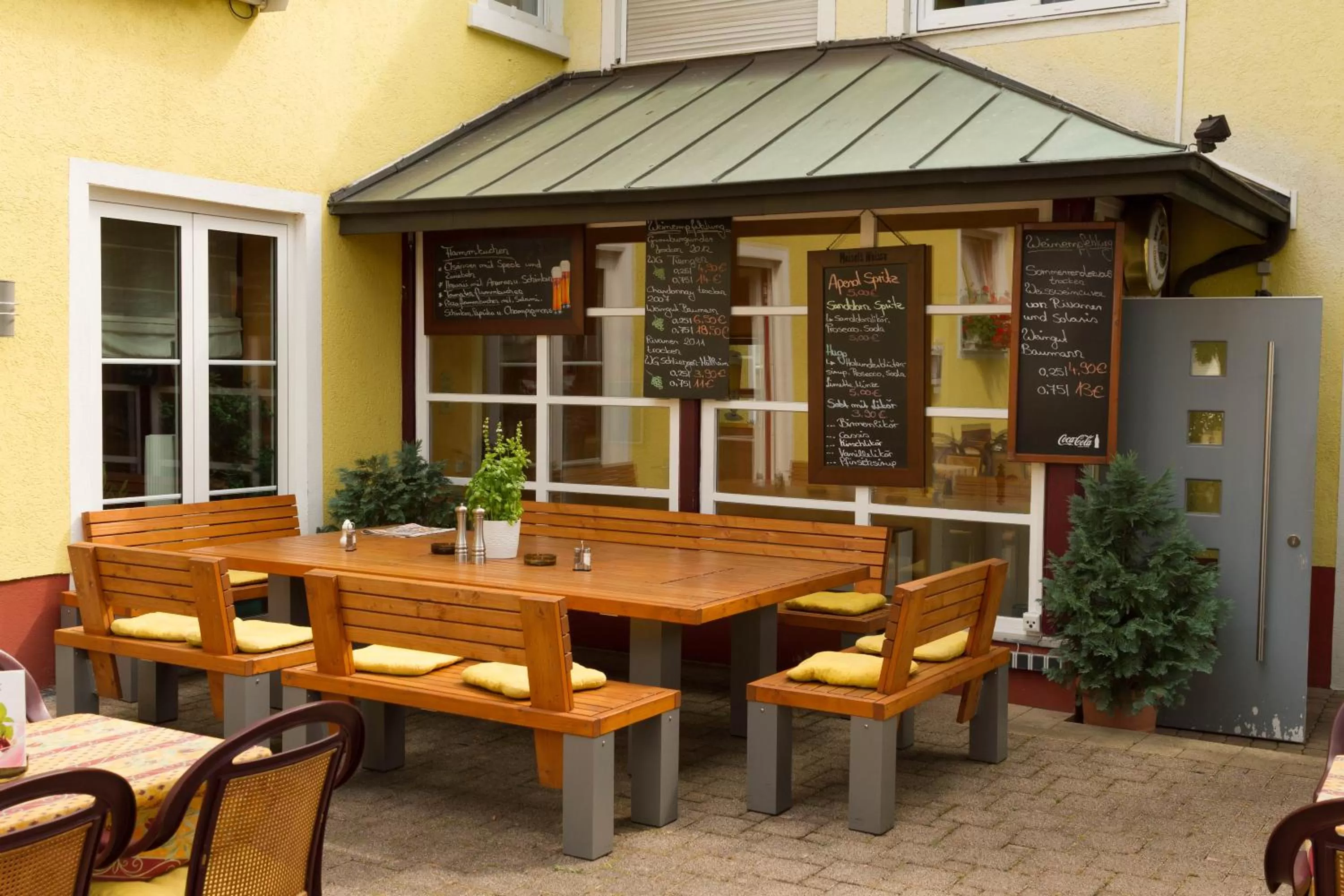 Restaurant/places to eat in Tuniberg Restaurant Hotel