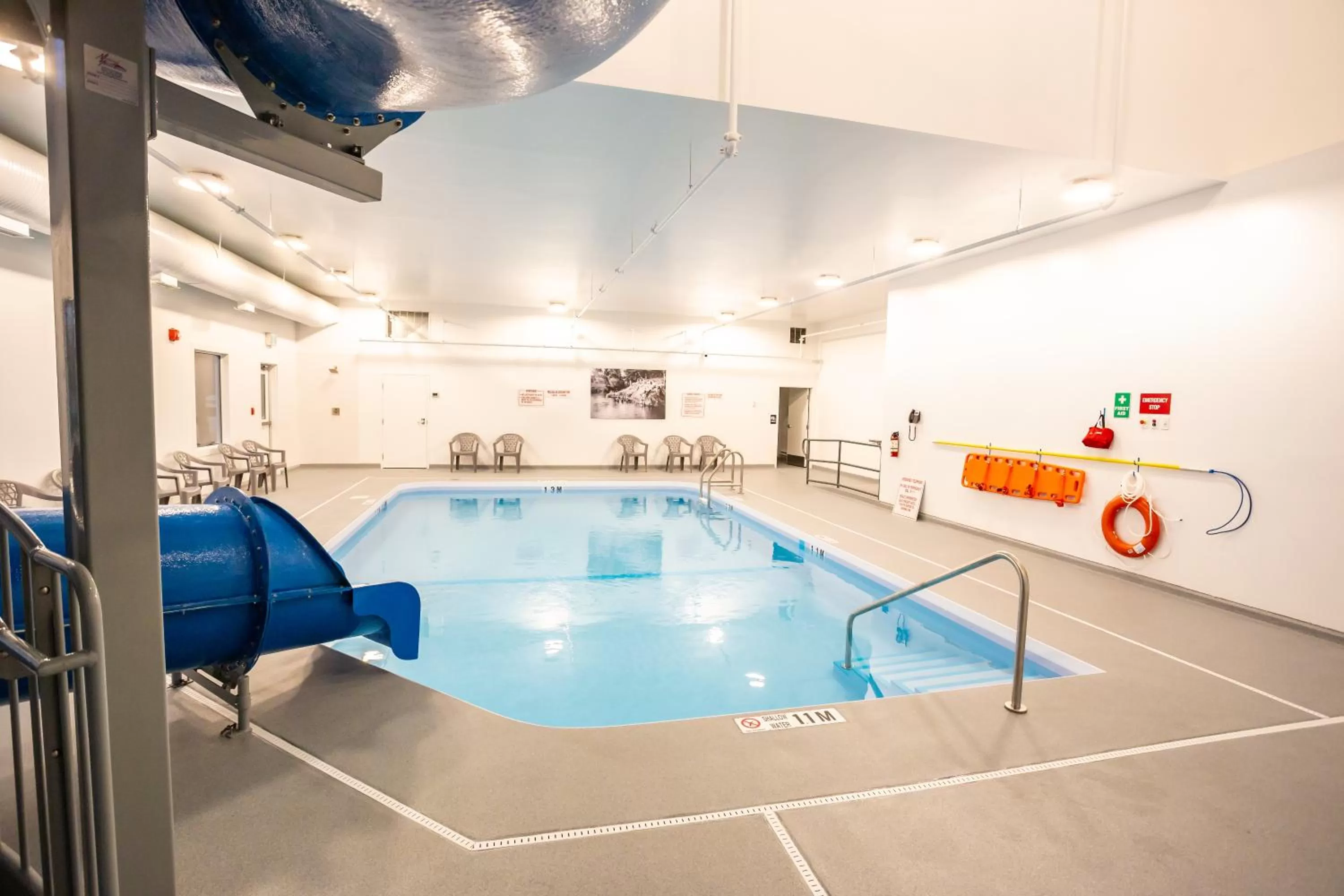 Swimming Pool in Carman Blue Crescent Hotel