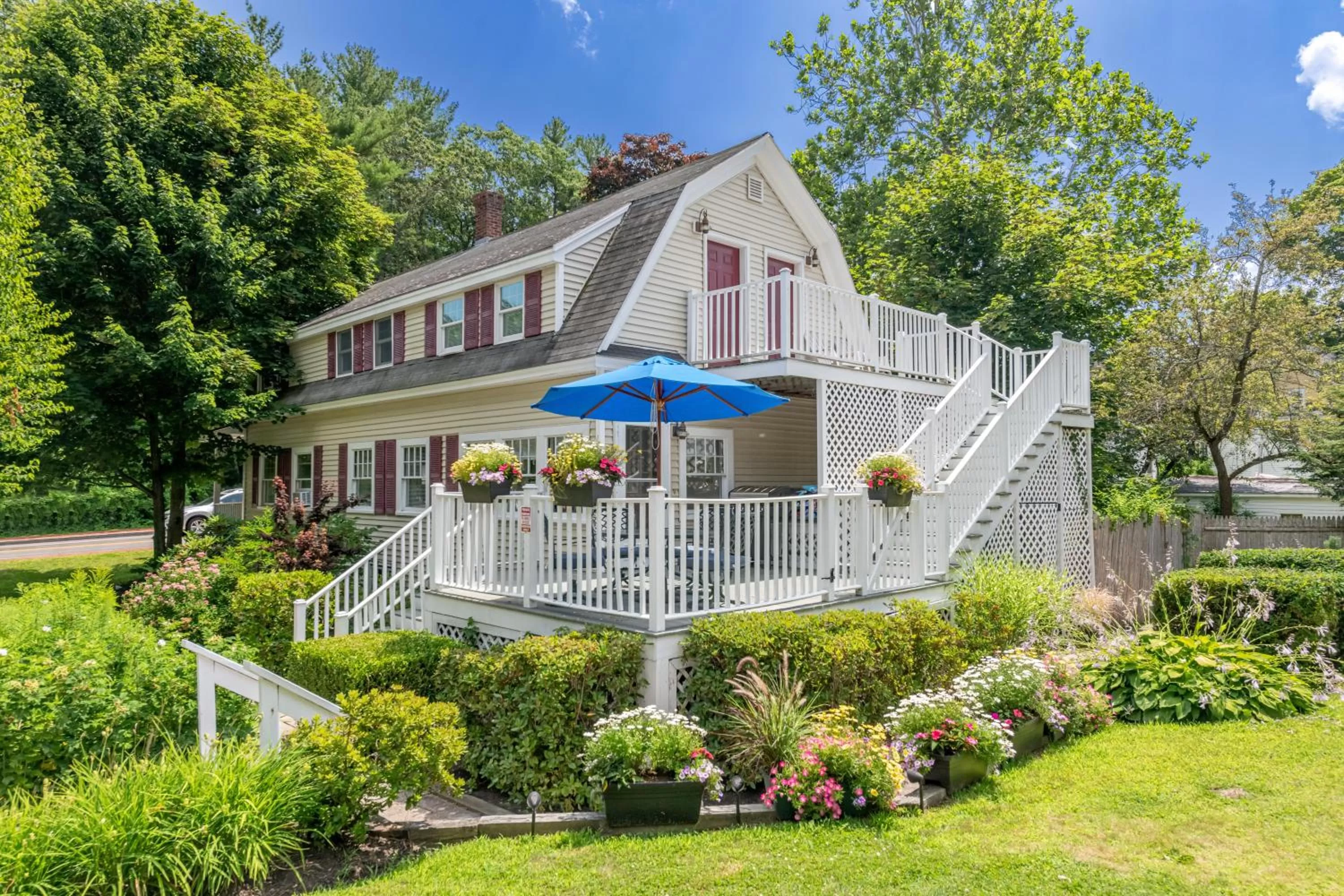 Property building in Admiral's Inn Resort