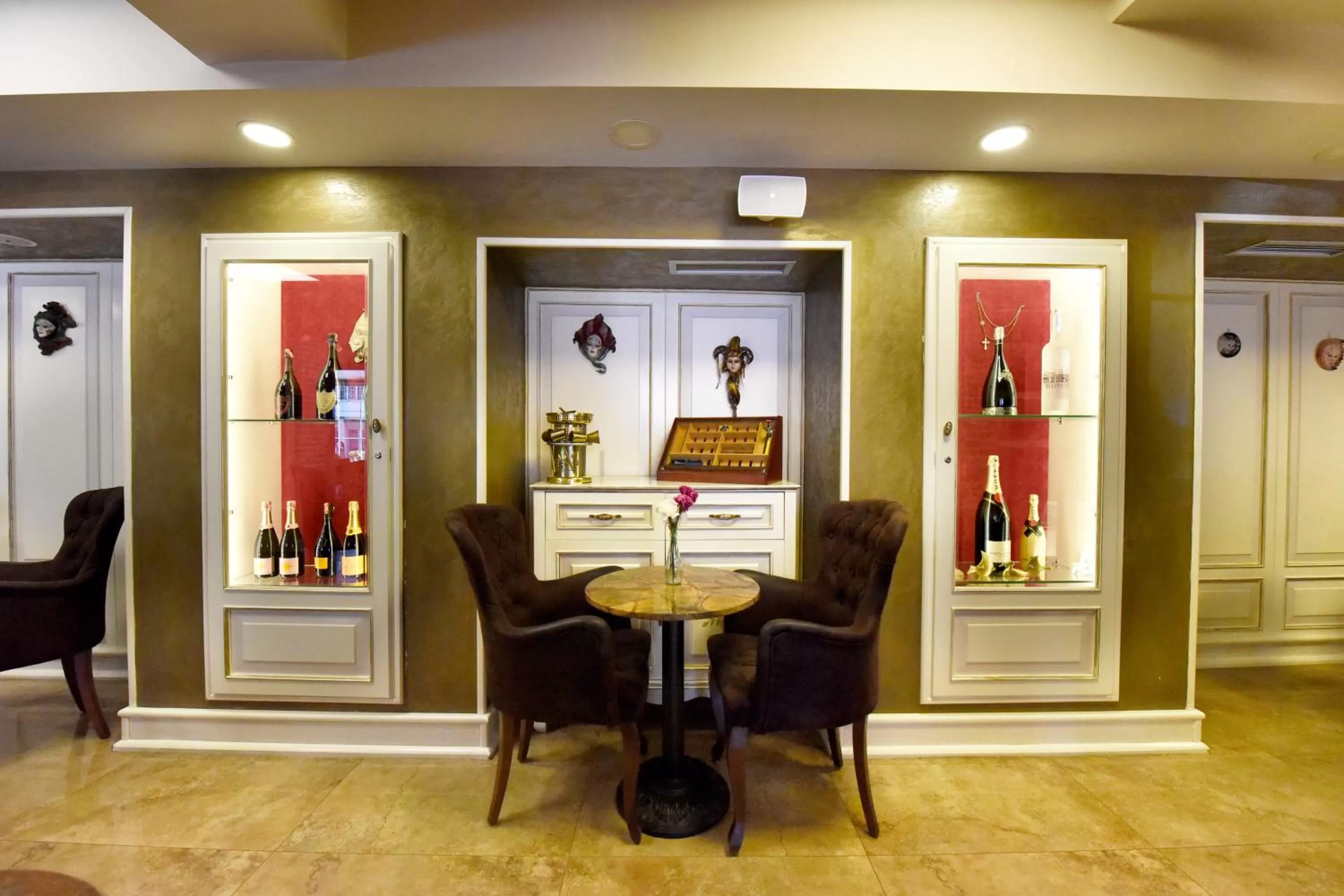 Lounge or bar in Hotel Hymeti's Palace