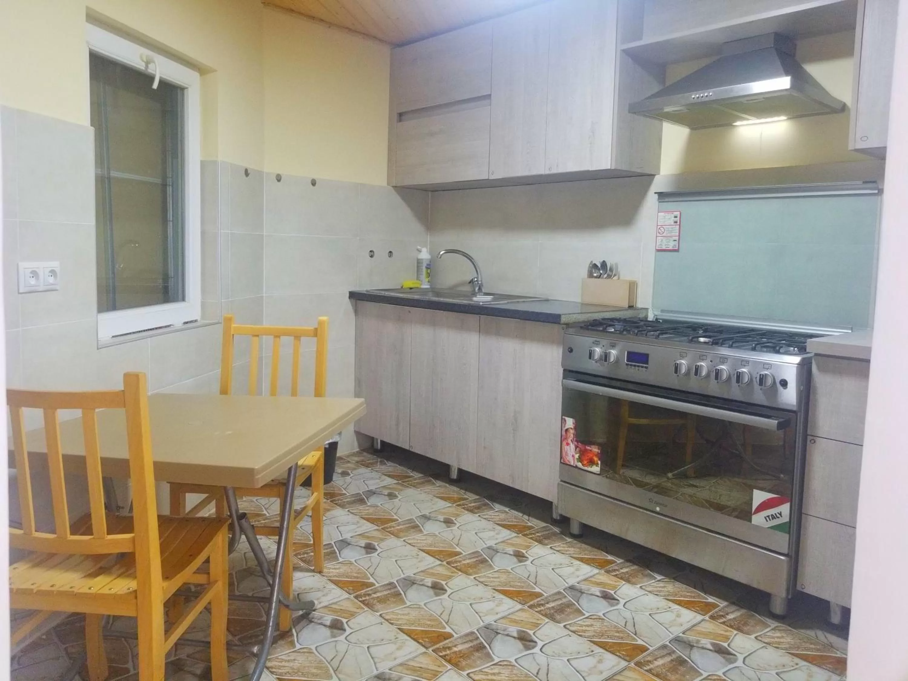 Kitchen or kitchenette in Hotel Salosi