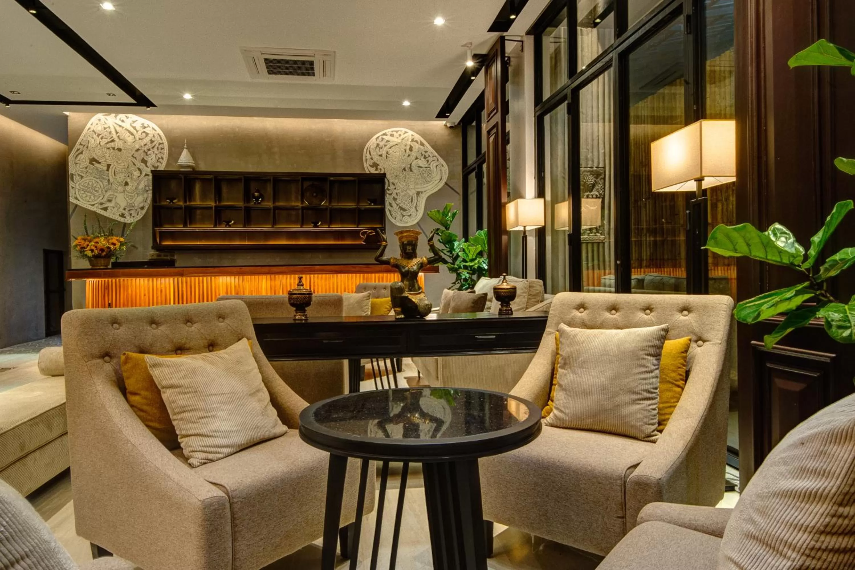 Seating area in GLOW PARK HOTEL Grand Royal Palace