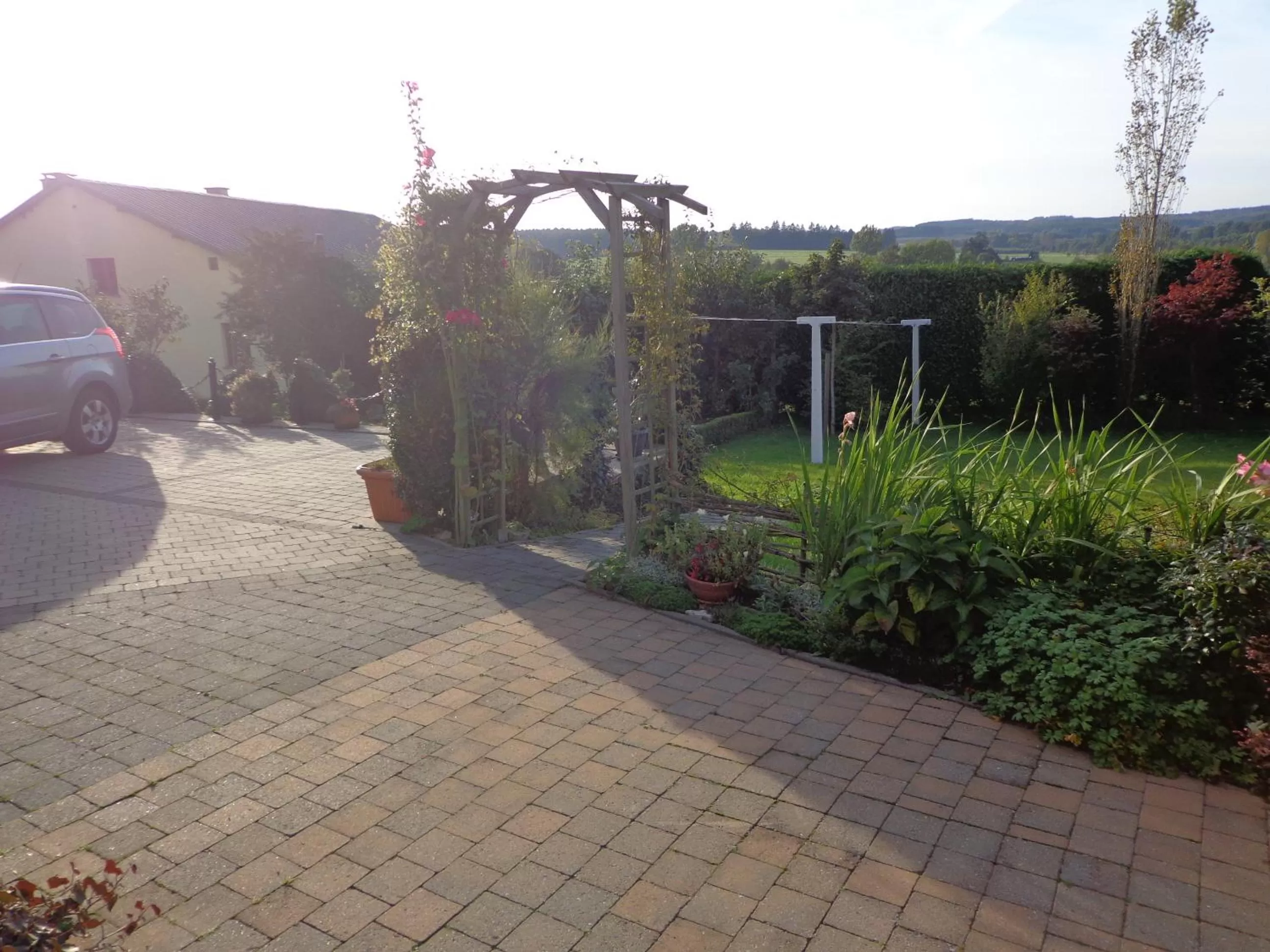 Garden in Le Chant du Merle