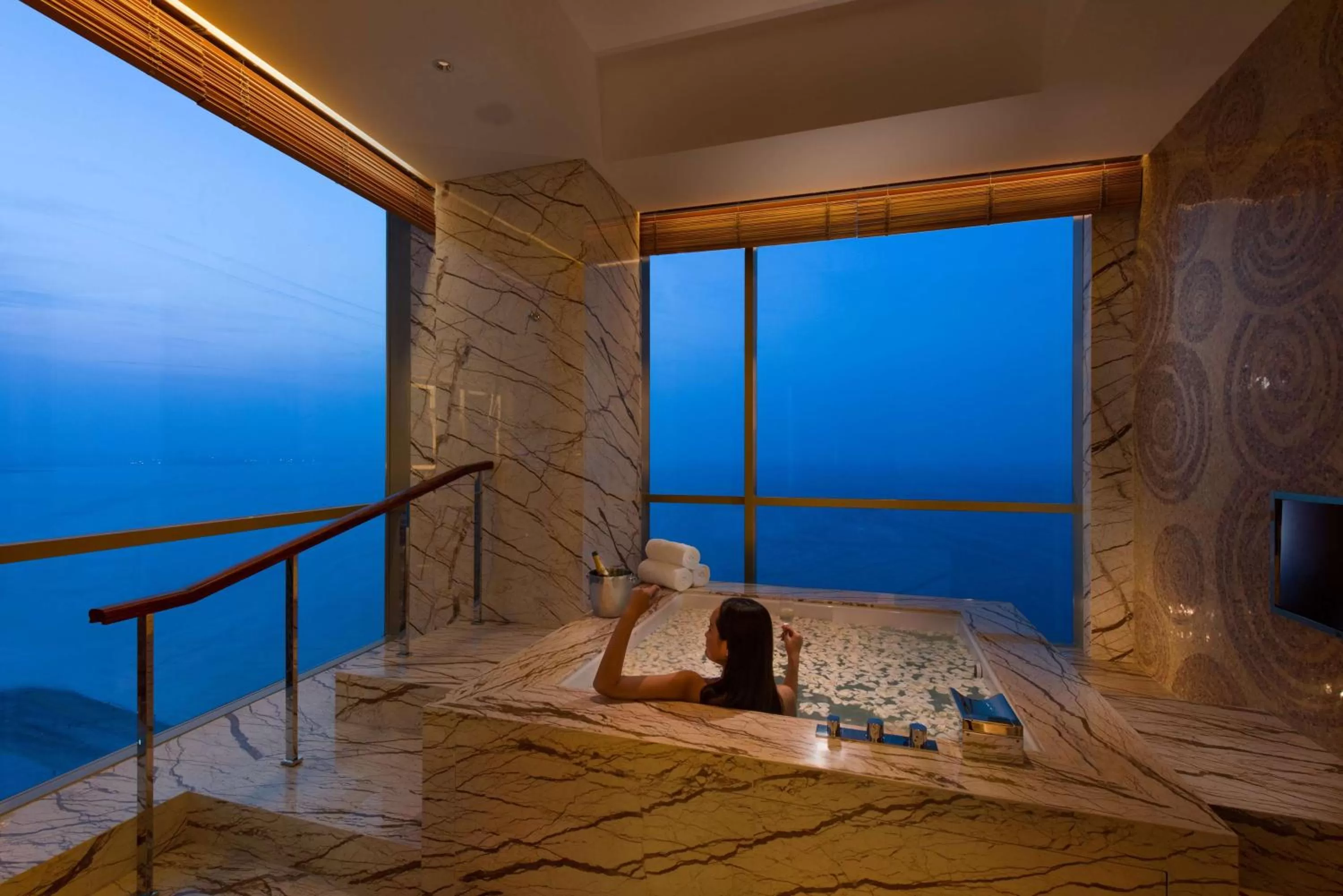 Bathroom in Hilton Yantai Golden Coast