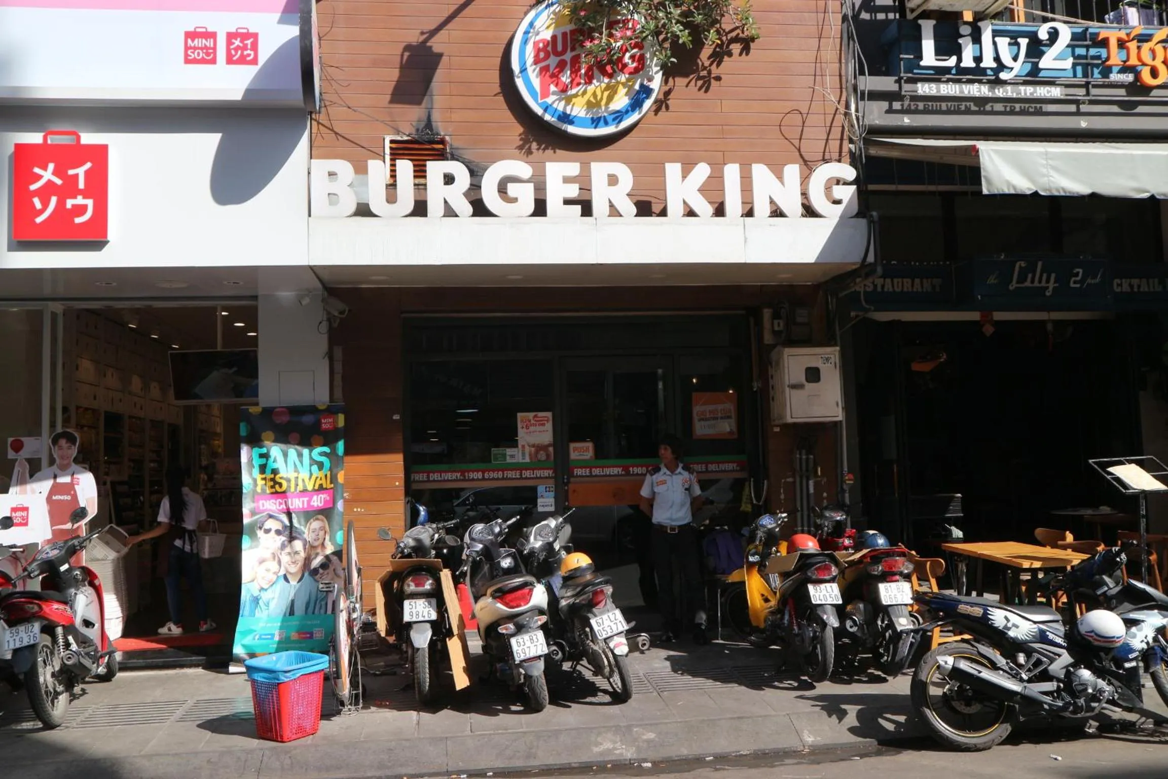 Restaurant/places to eat in Long Hostel