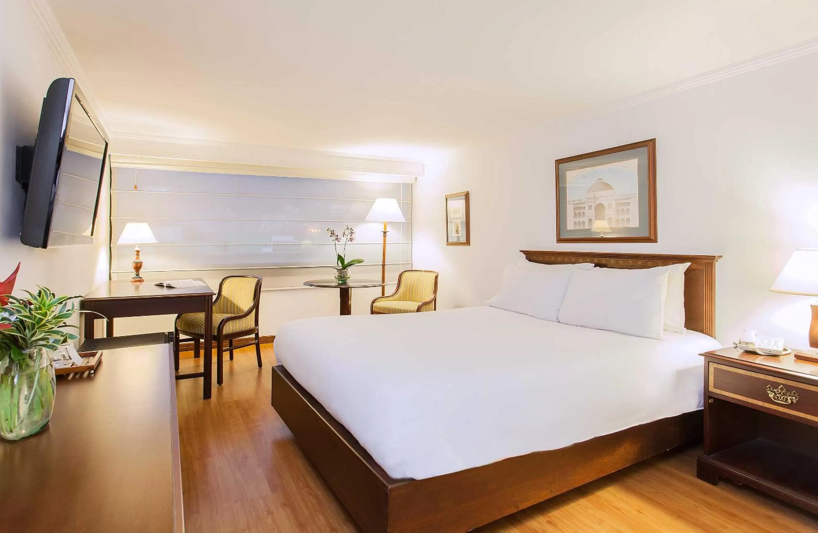 Bed in Radisson Bogota Metrotel