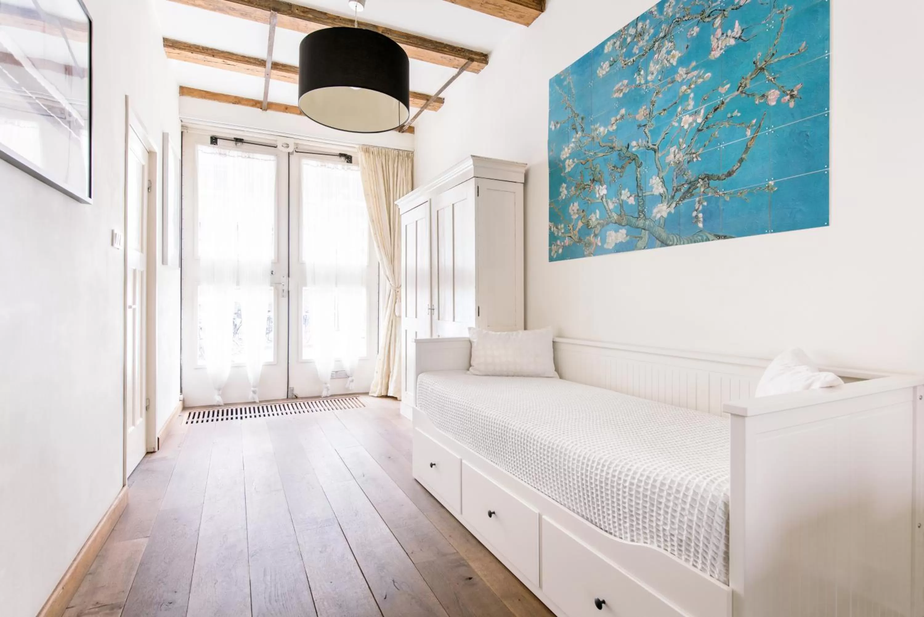 Living room, Bed in GH Amsterdam