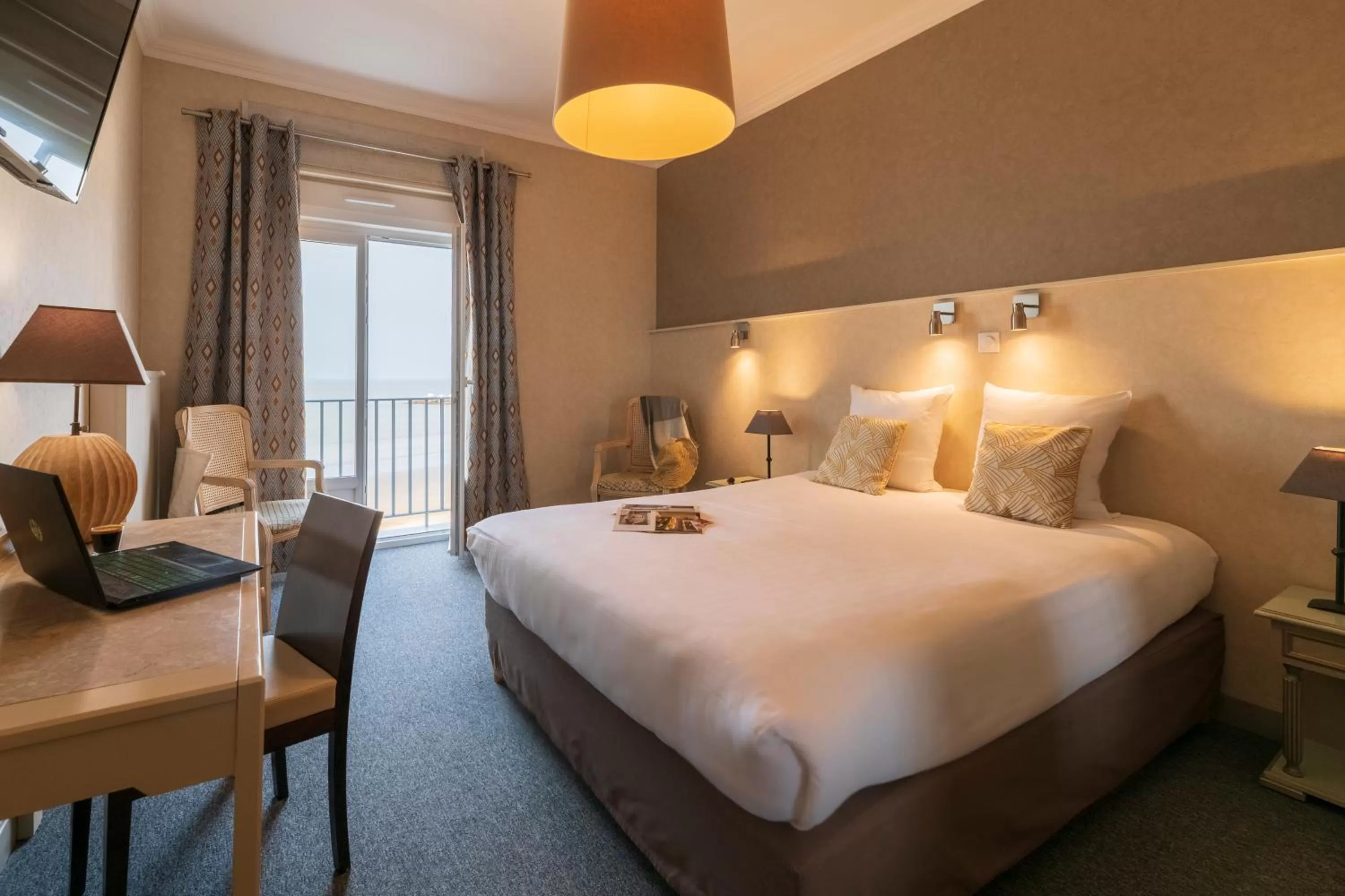 Double or Twin Room with Sea View in CERISE Royan - Le Grand Hôtel de la Plage